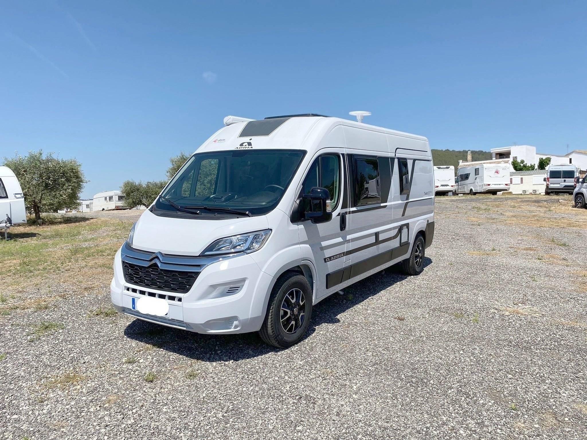 Adria Twin 600 SPB Family