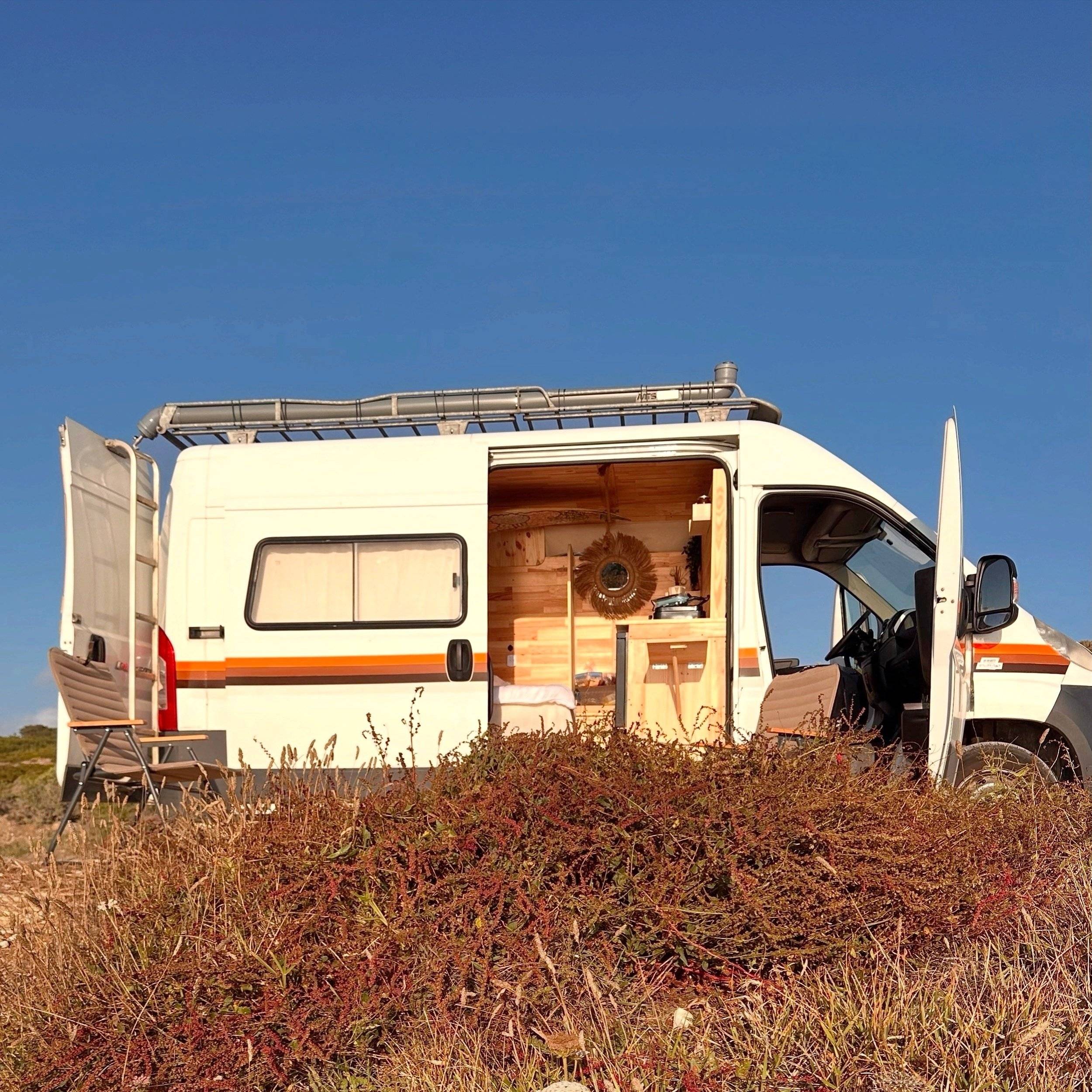 Vue avant de 3/4 Fiat - Yescapa