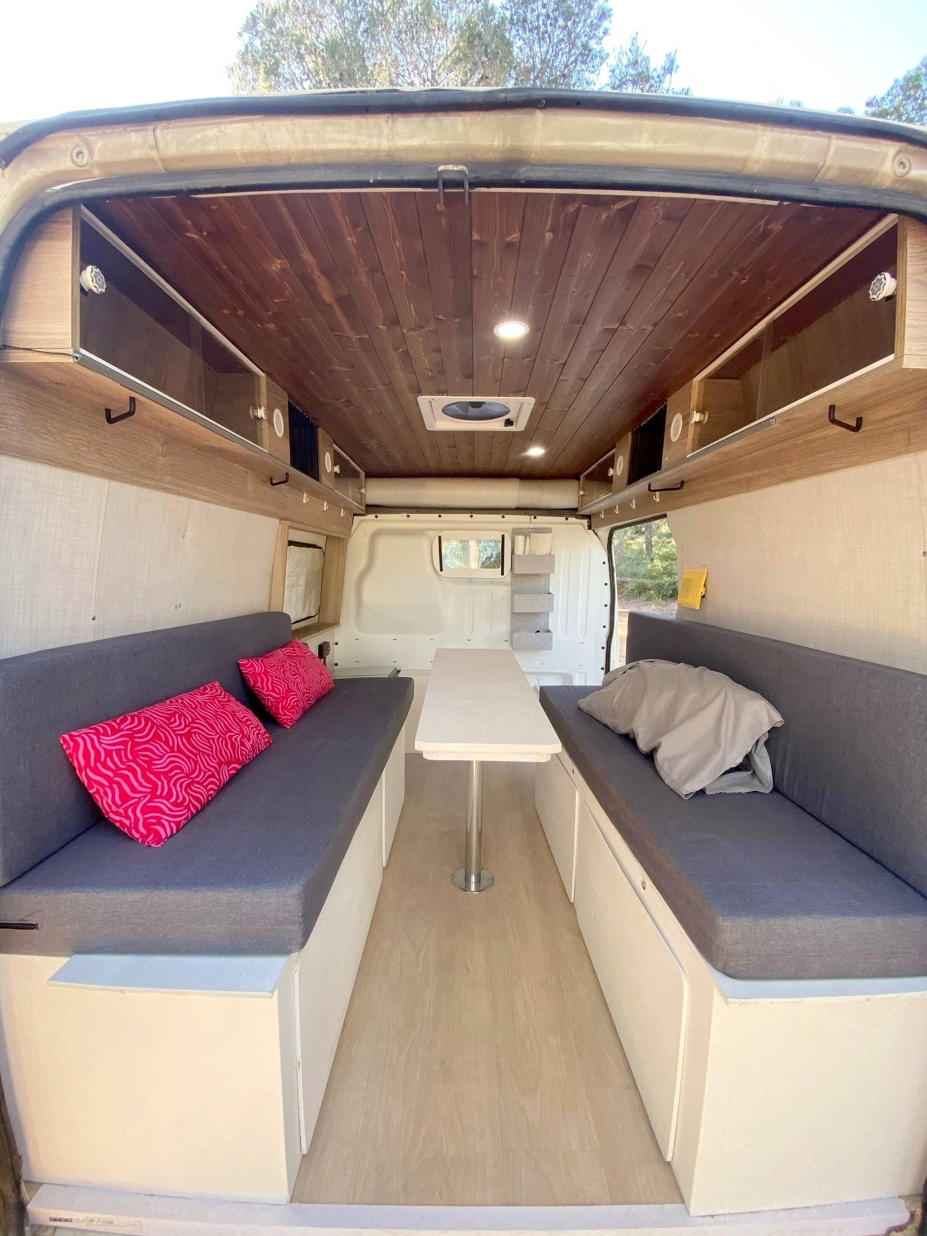 Dining Area Ford Transit - Yescapa