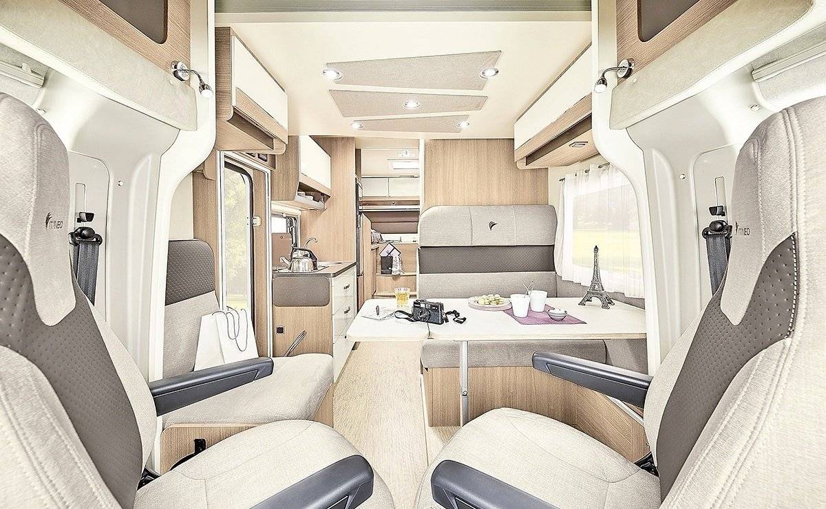 Dining Area Peugeot Peugeot Boxer - Yescapa