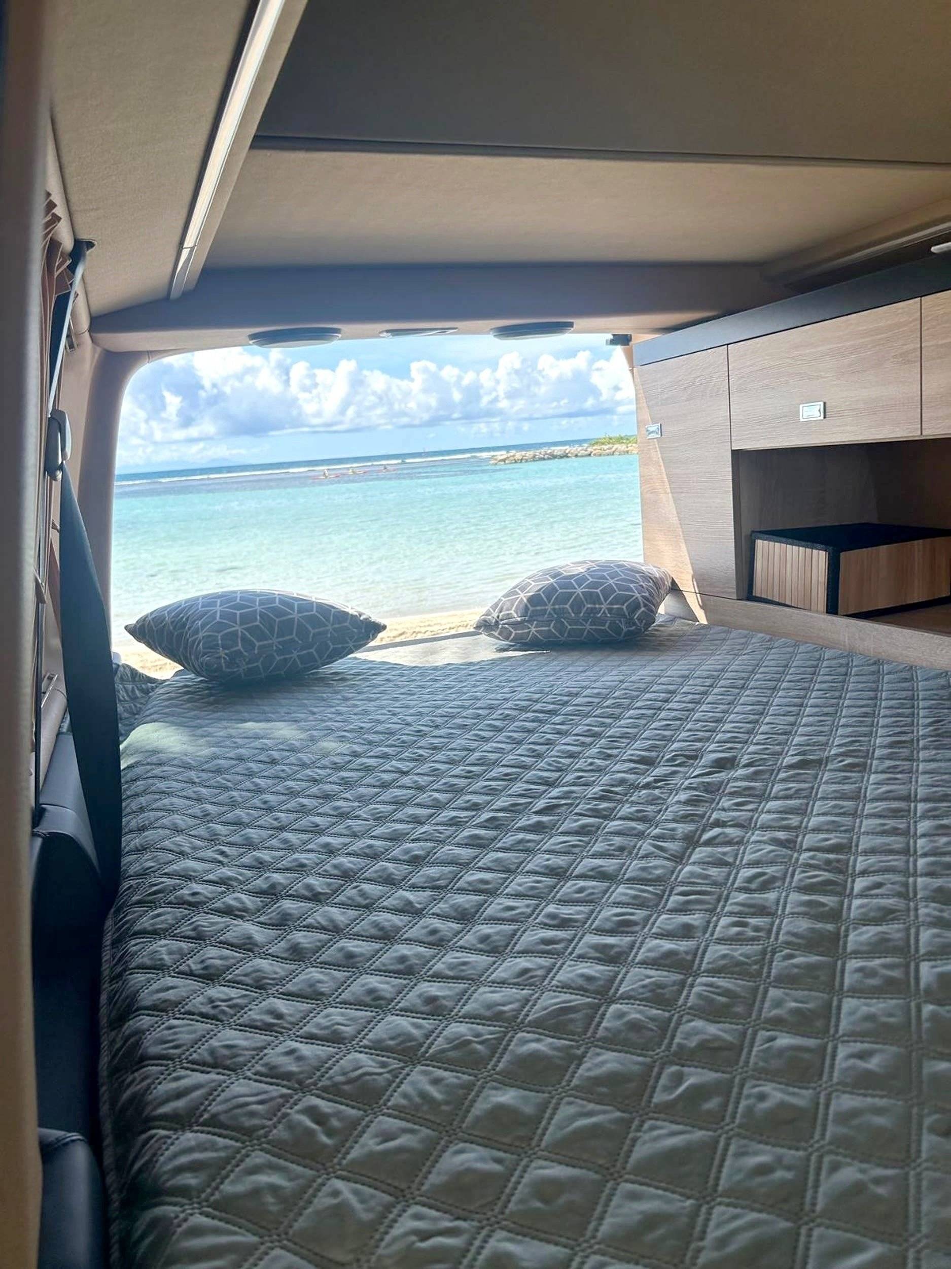 Berth Volkswagen Transporter - Yescapa