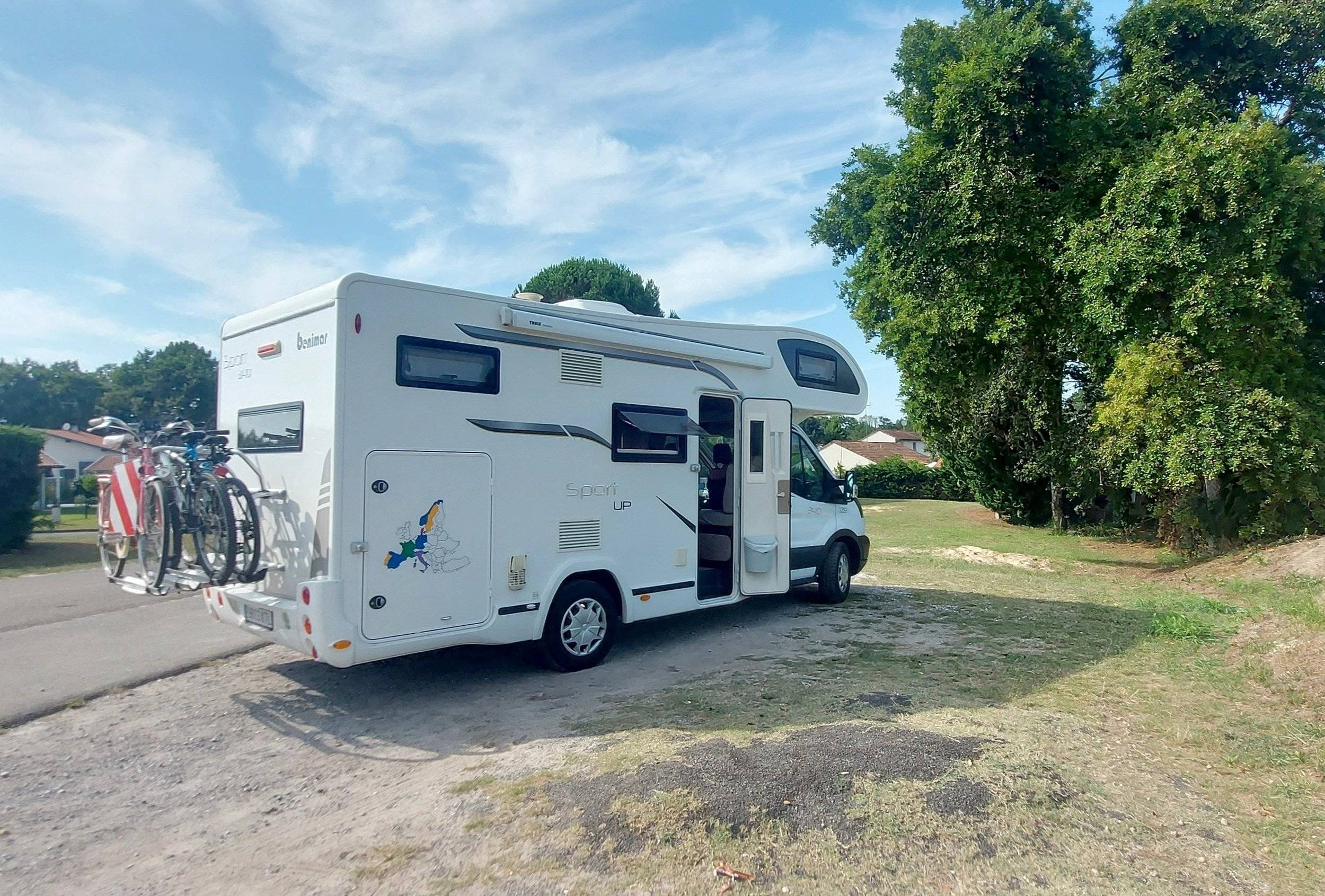 Vista del vehicle angle davanter Ford ford transit - Yescapa