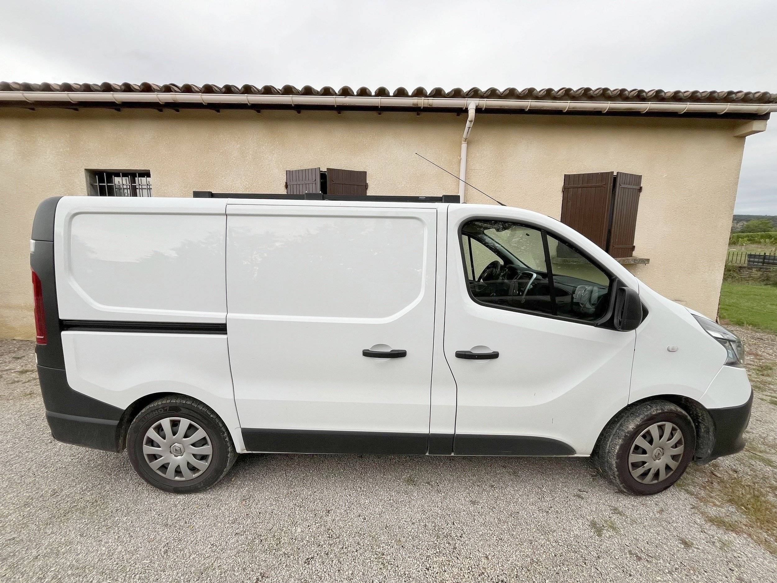 Custo Van Renault Trafic 150cv