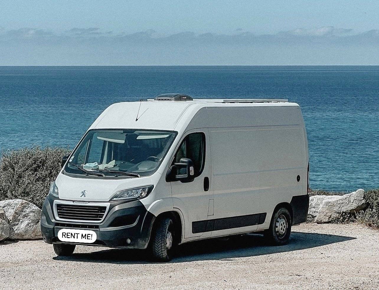 Vista frontale a ¾ Peugeot Boxer - Yescapa