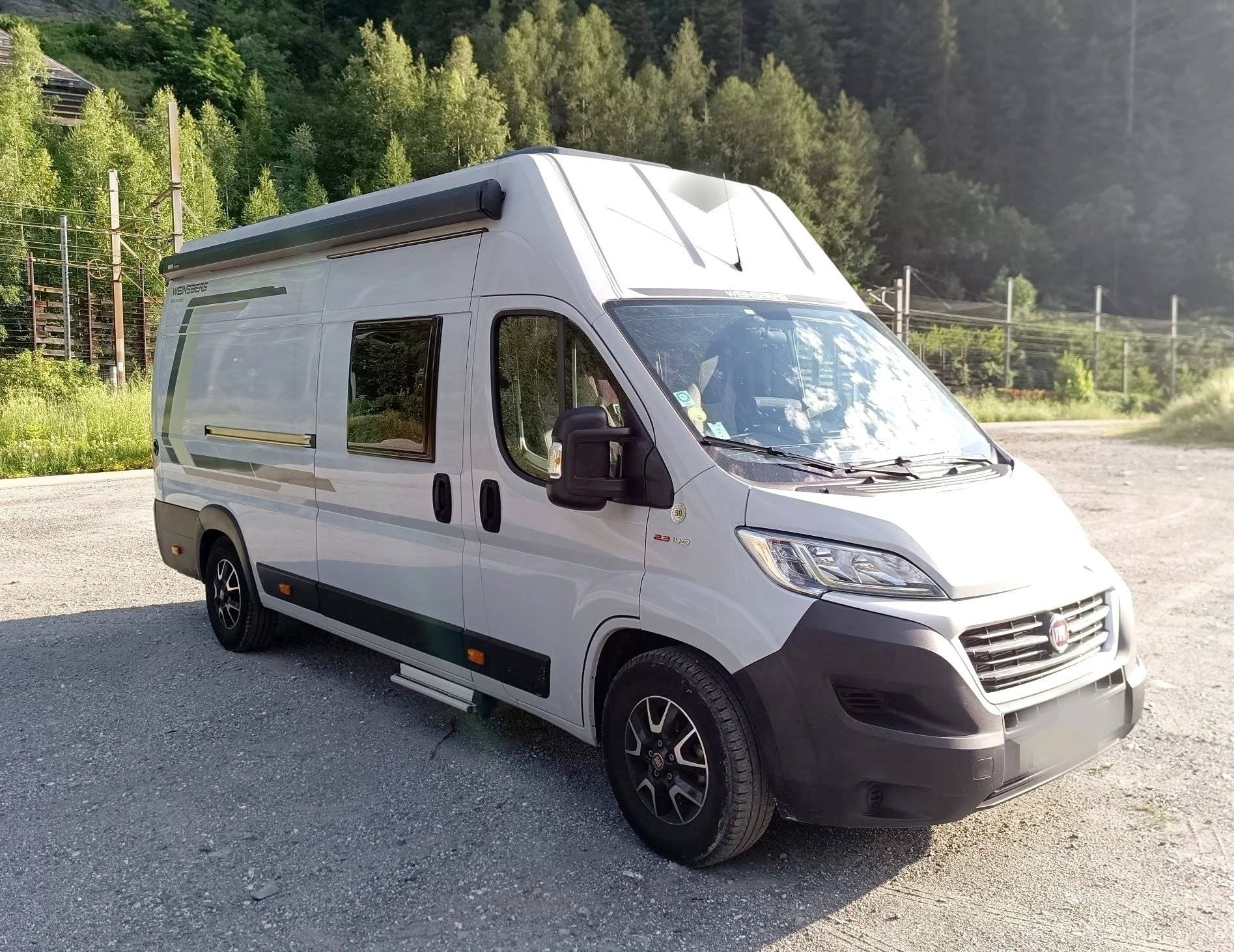 Weinsberg 630 MEG CARATOUR