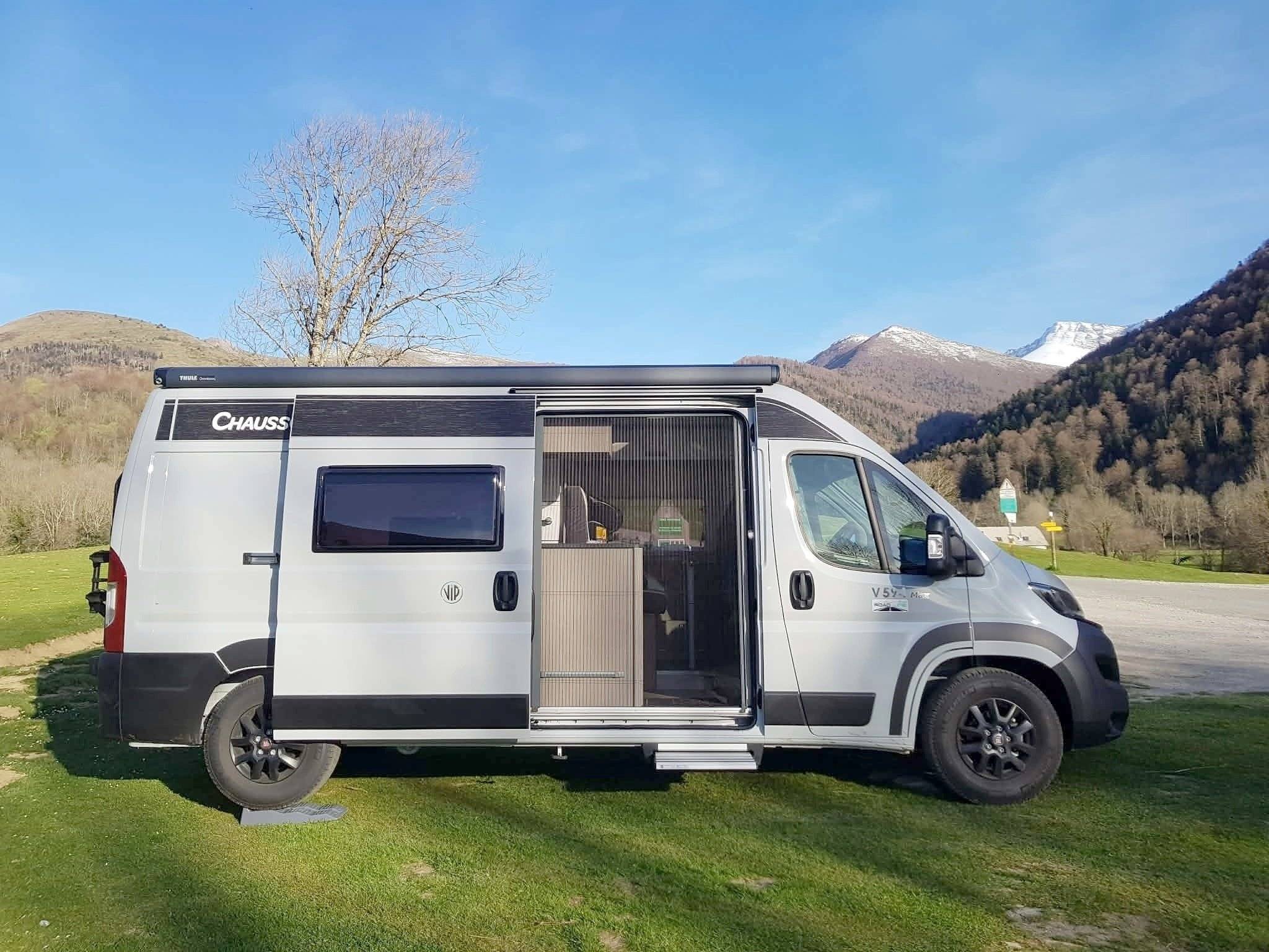 Vista del vehículo ángulo delantero Fiat - Yescapa