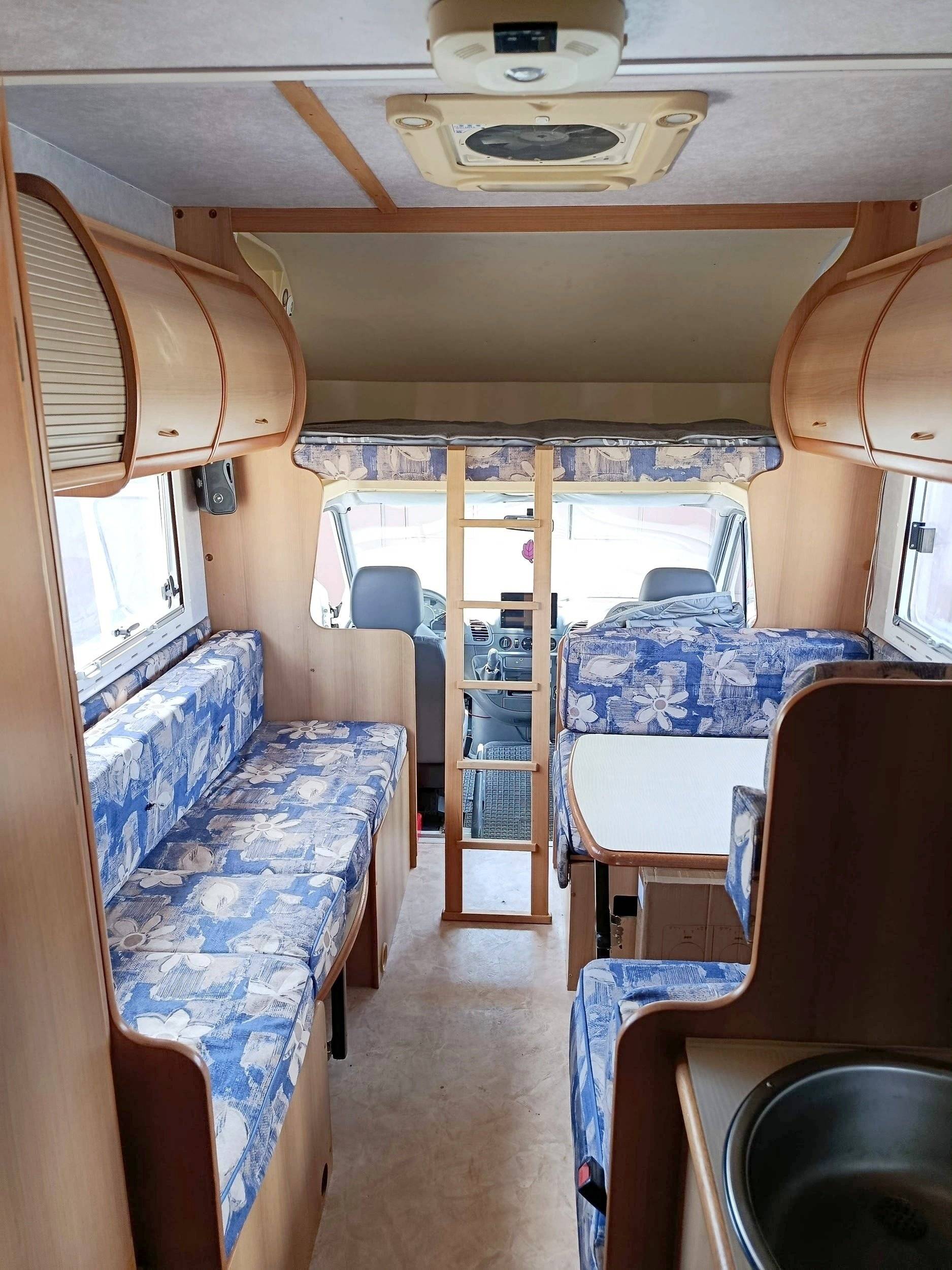 Eethoek Mercedes Sprinter 2,2 l 130 ch - Yescapa