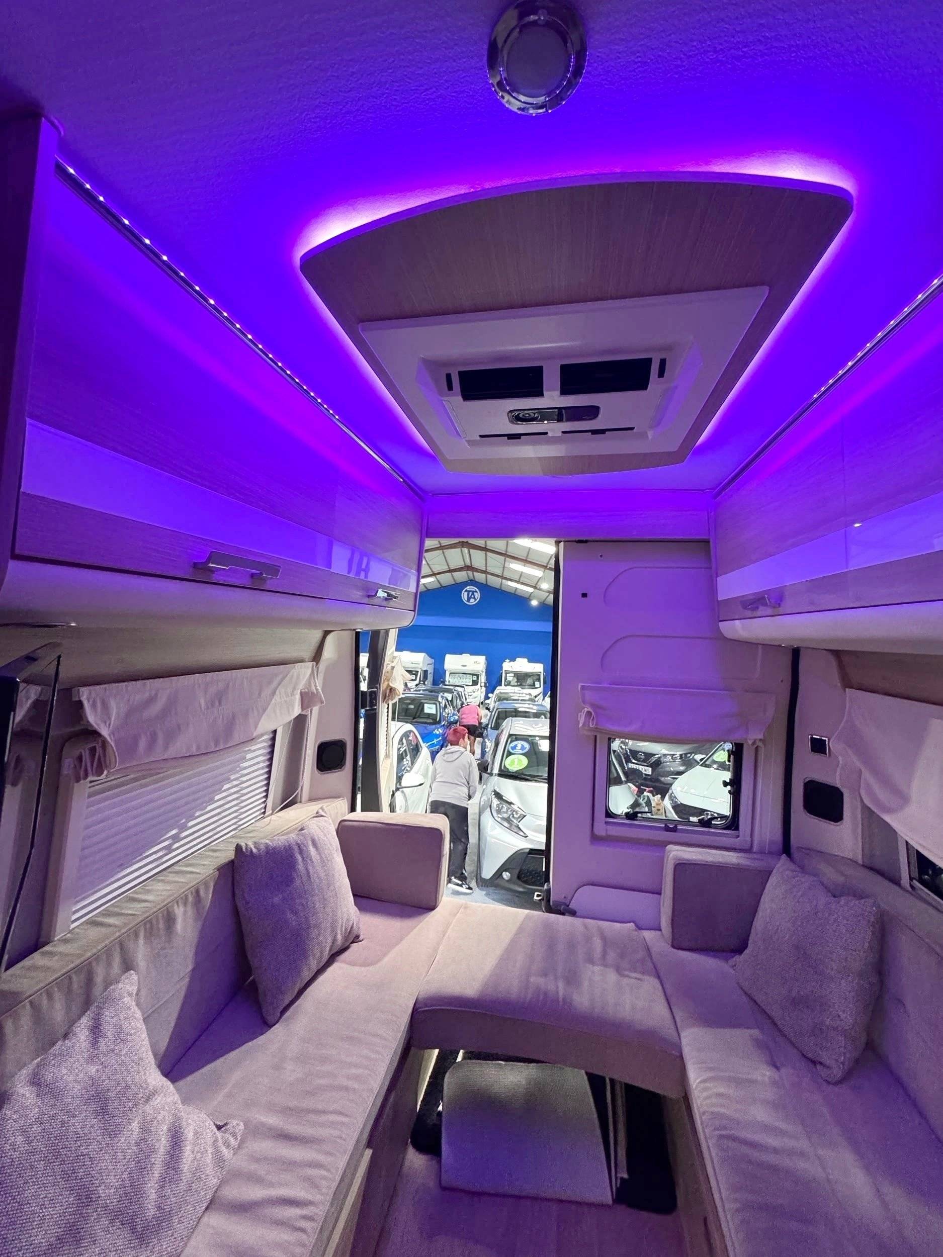 Berth Fiat Ducato 2,3 l Multijet 140 - Yescapa