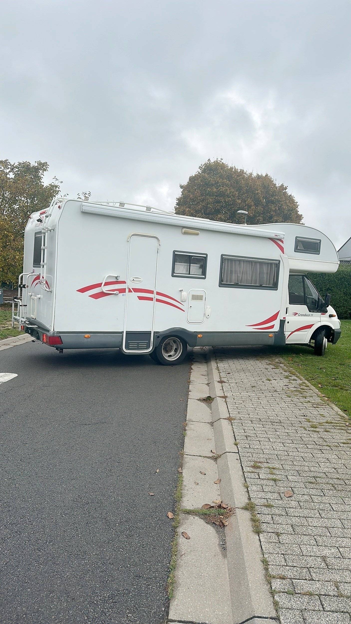 Front view from 3/4 Ford ford transit - Yescapa