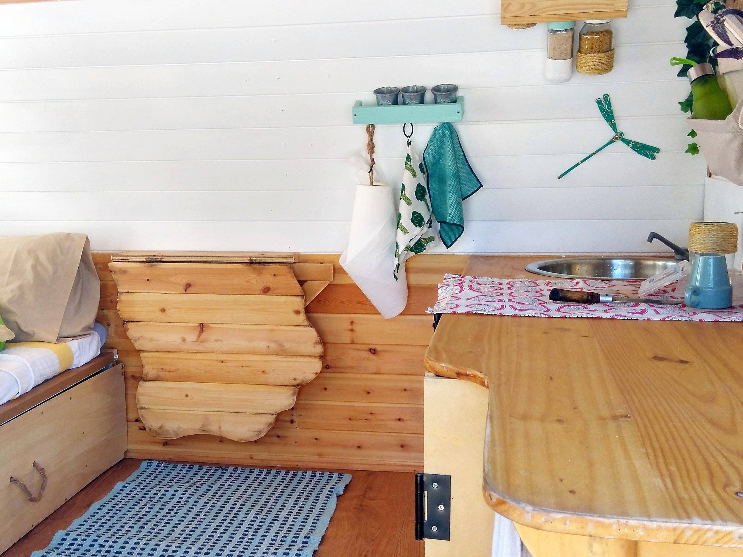 Ford Transit 100L Van (TSE-3) 