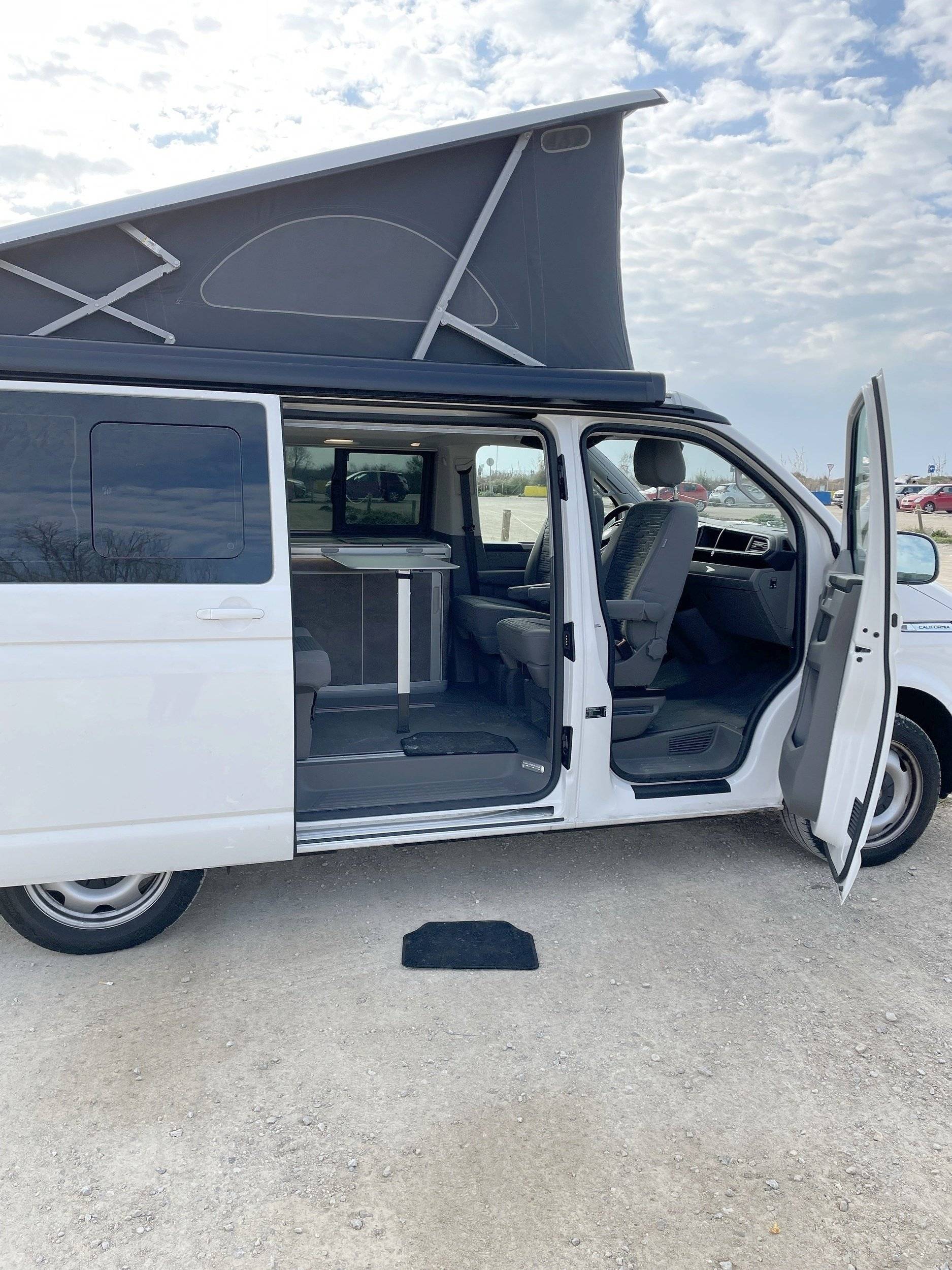 Volkswagen T6.1 California Ocean
