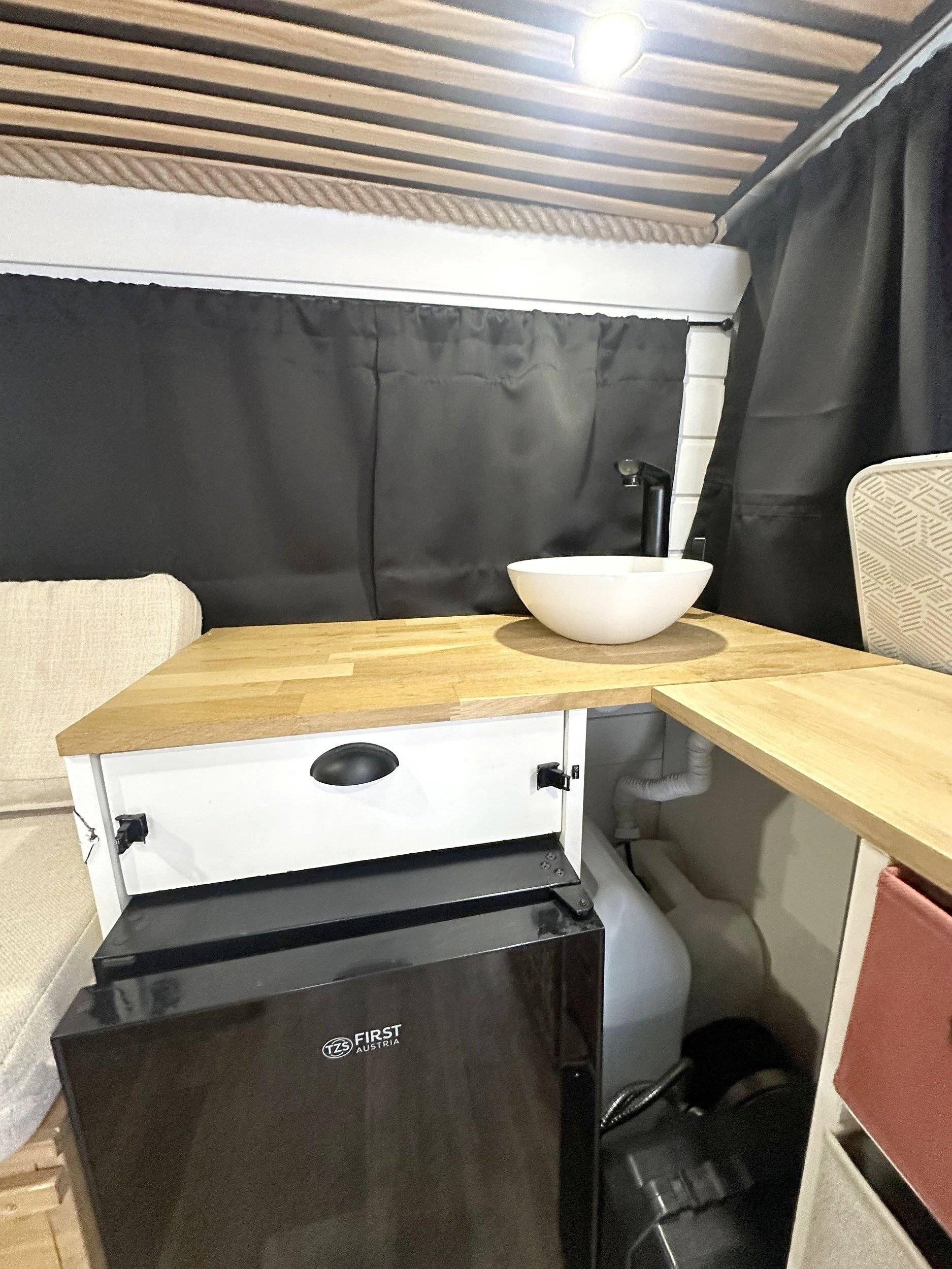 Kitchenette Renault Renault Trafic - Yescapa