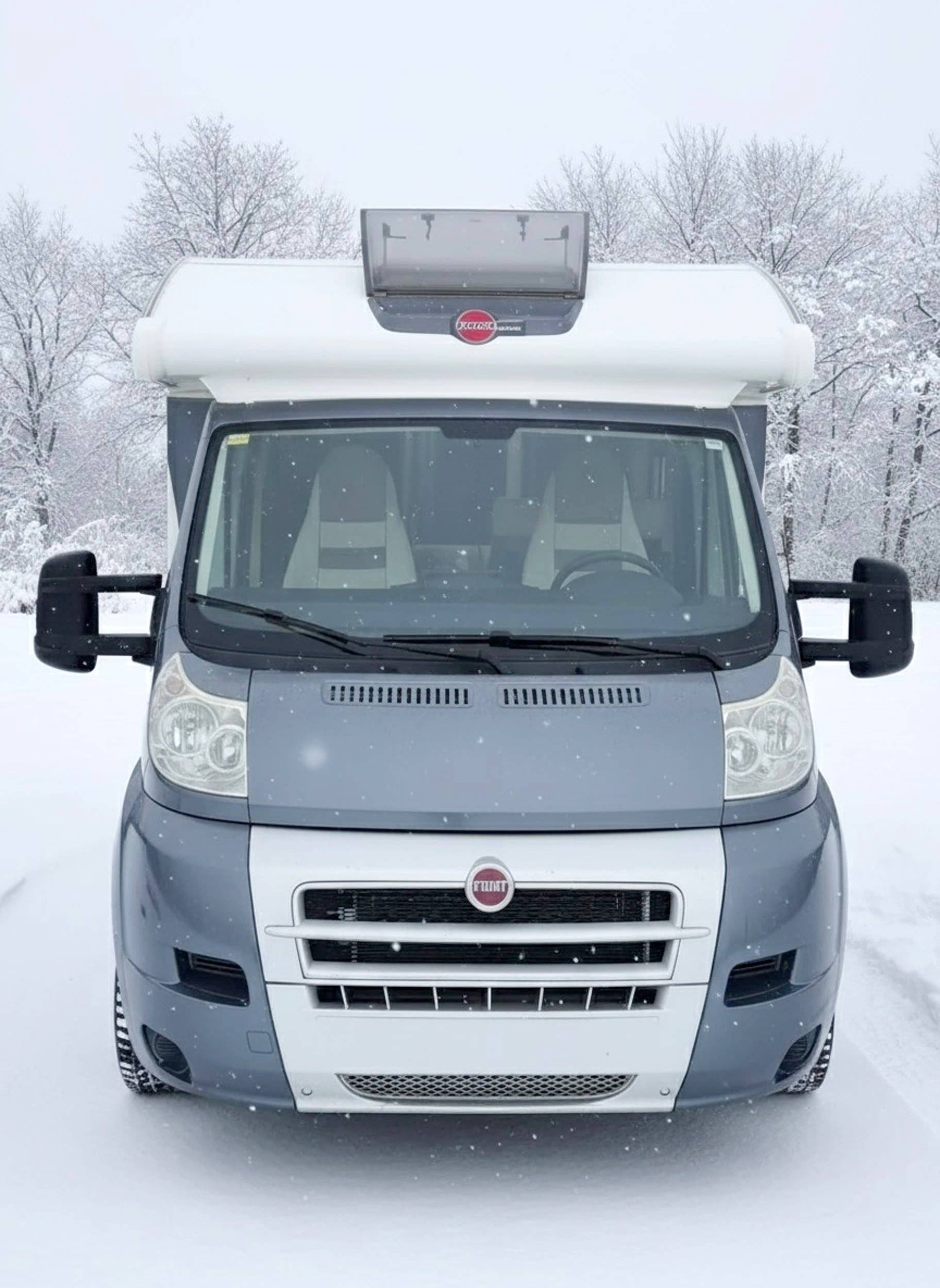 Front view from 3/4 Fiat FIAT DUCATO - Yescapa