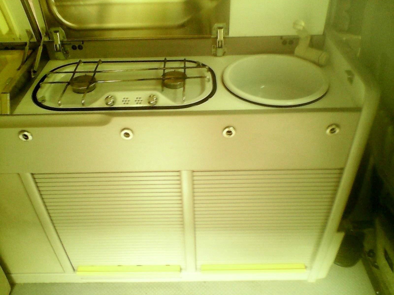 Kitchen Mercedes Mercedes vito - Yescapa
