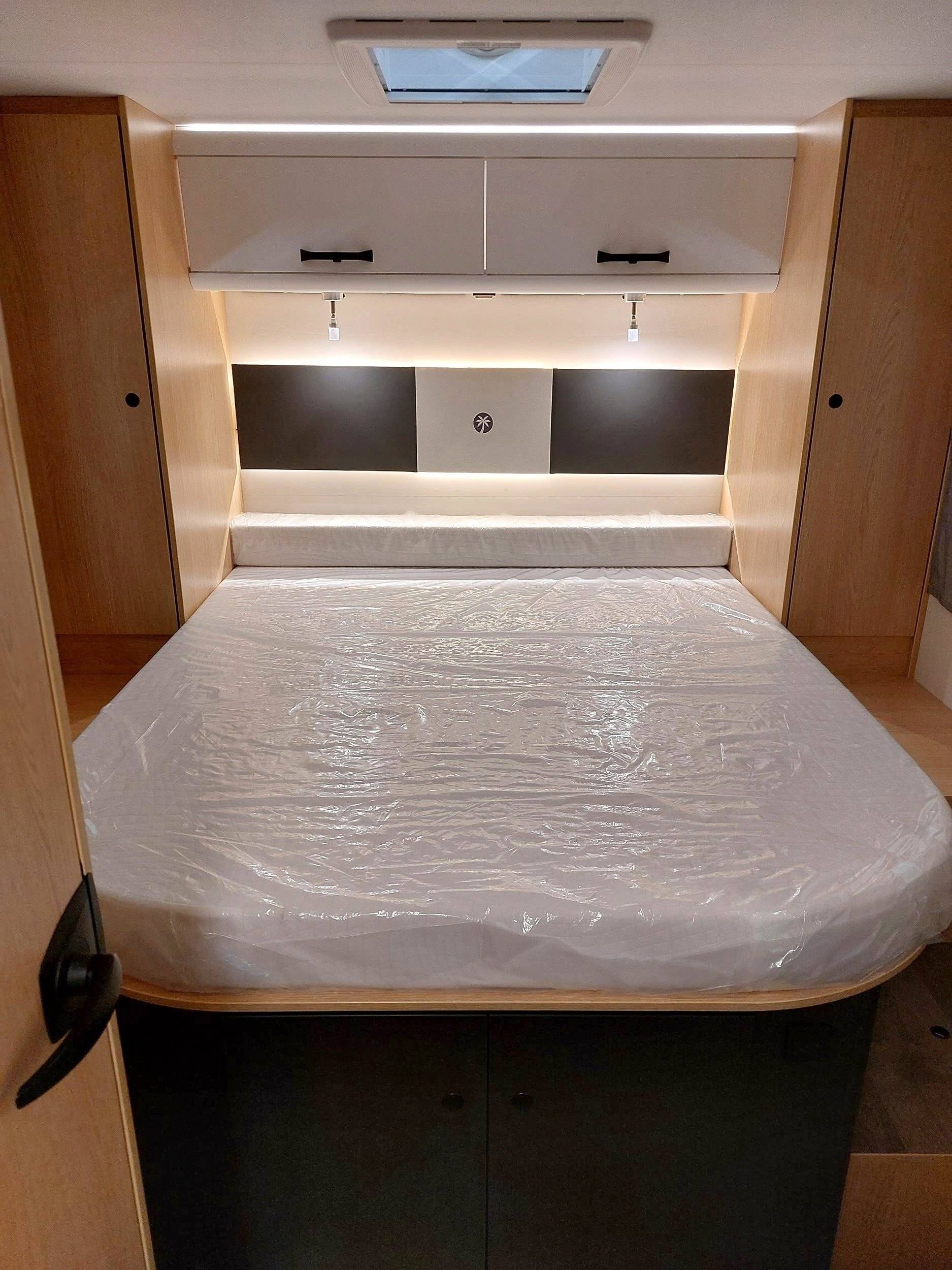 Couchages Ford Ford TRANSIT 155CV - Yescapa