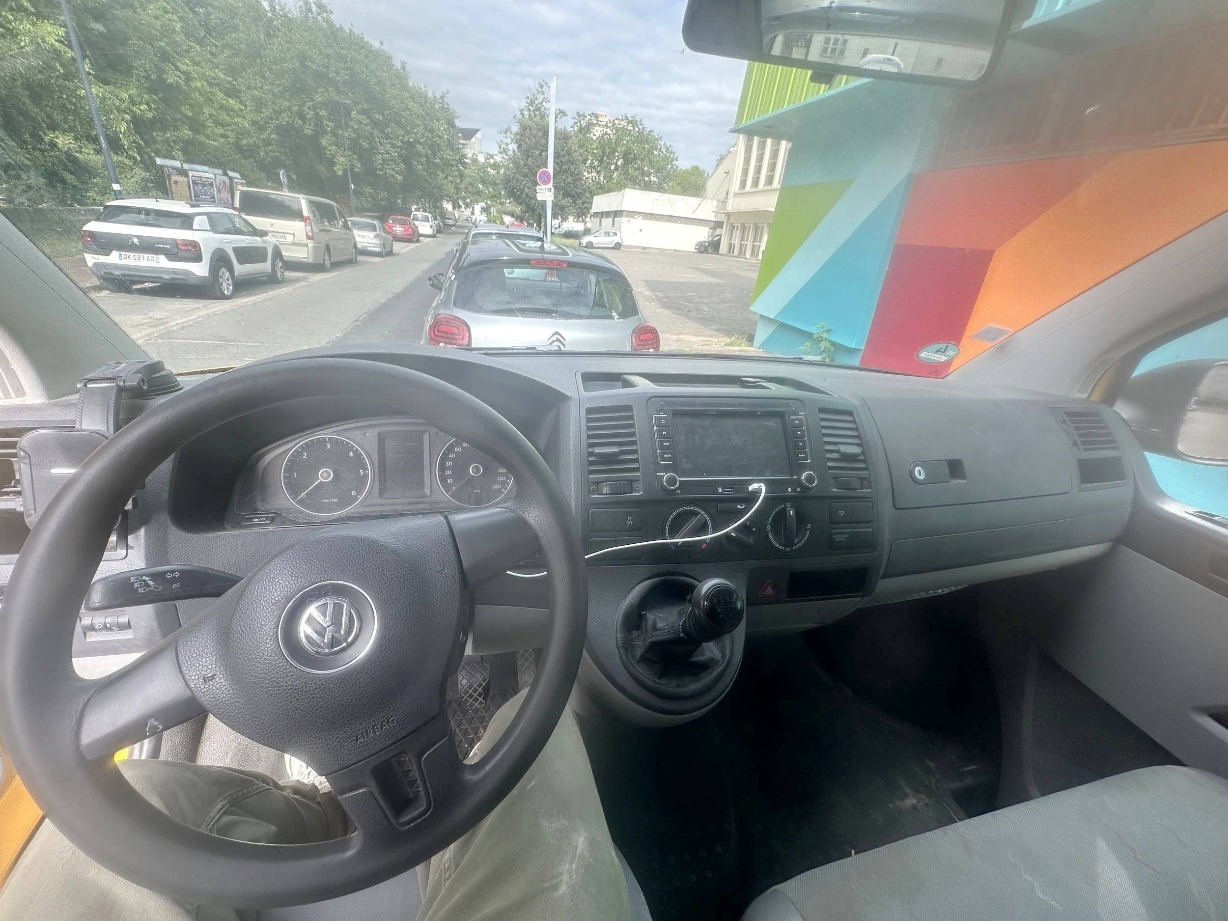 Volkswagen T5 2 l 84 ch