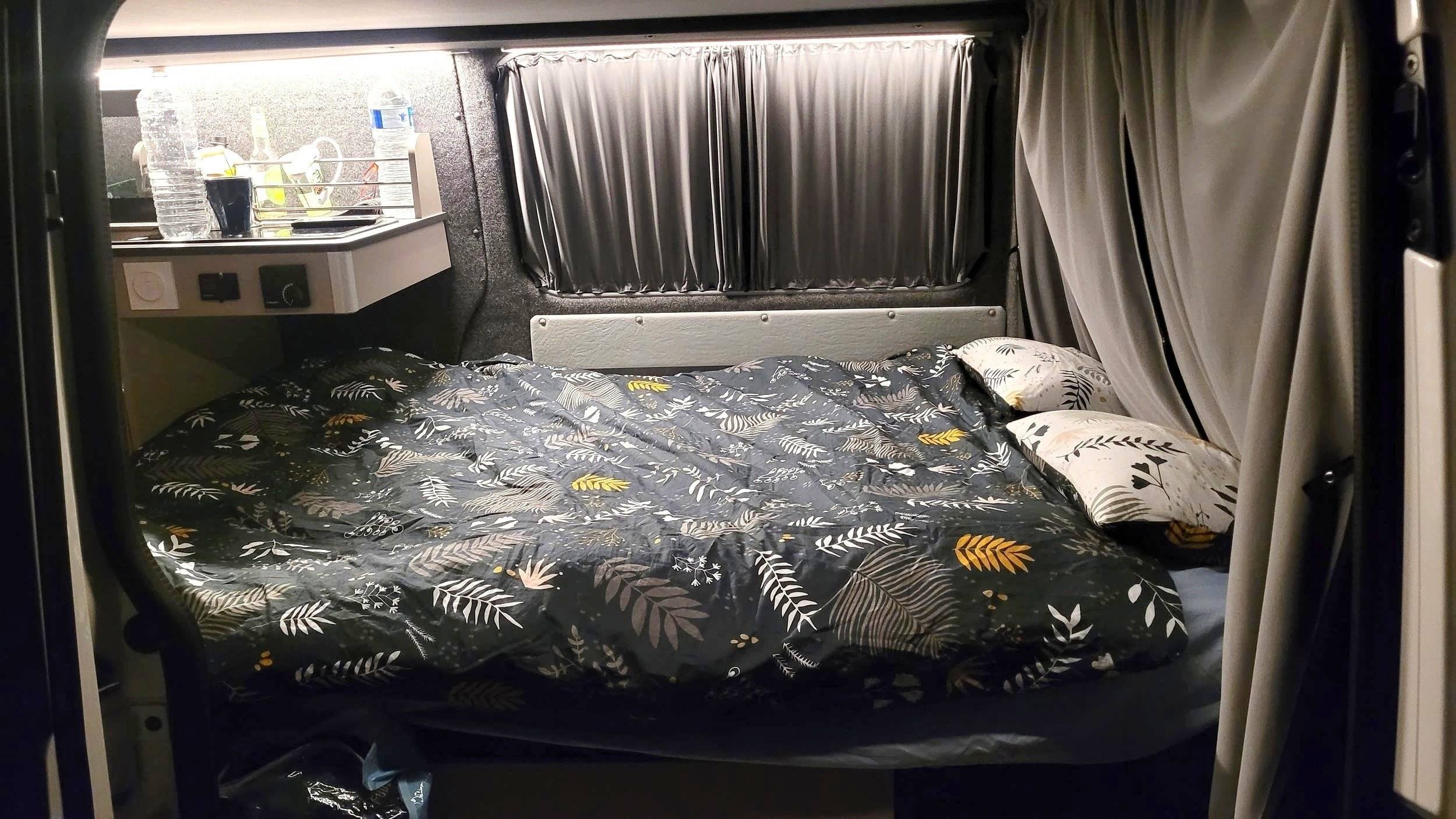 Schlafplätze Volkswagen T6.1 2.0 TDI 150ch DSG7 - Yescapa