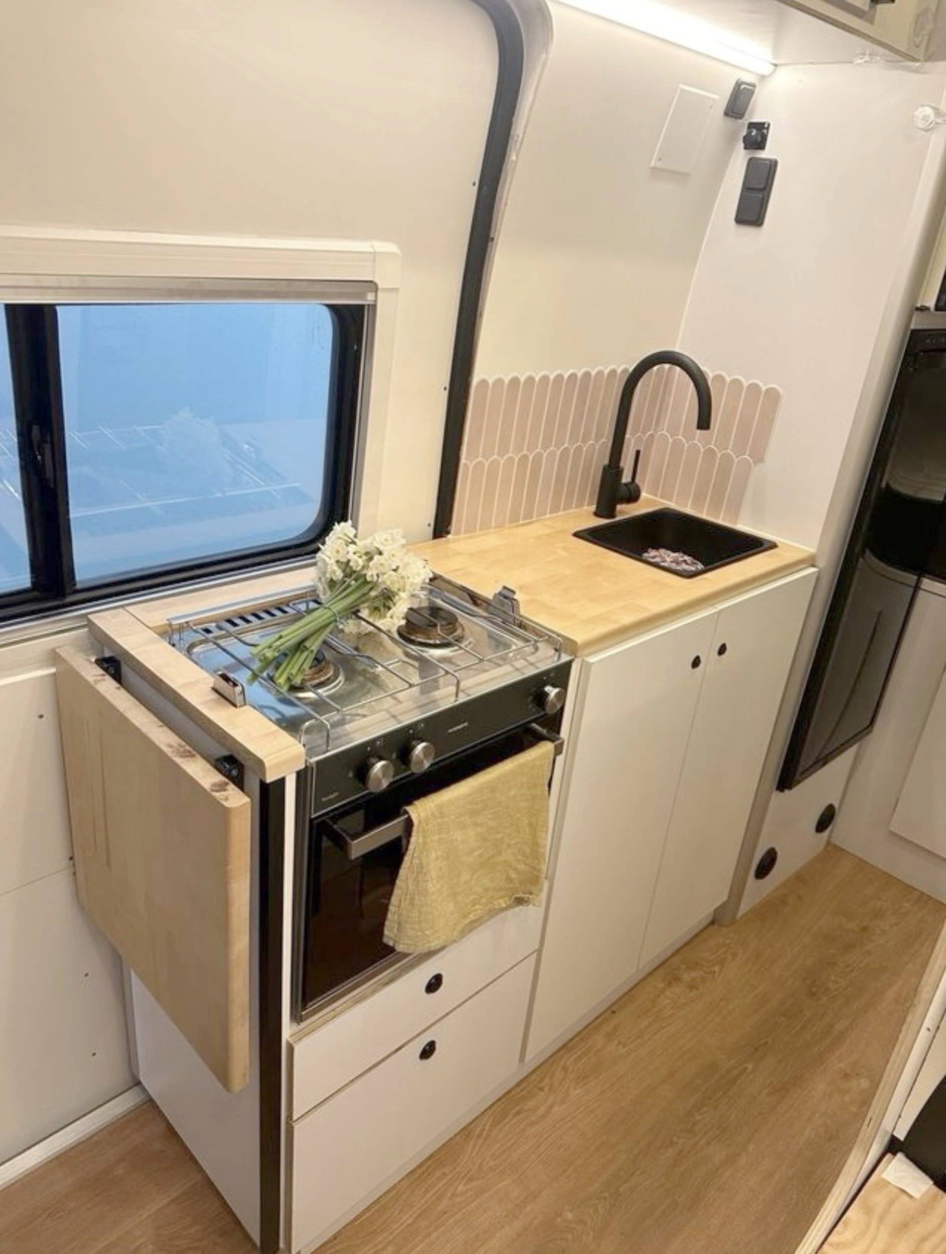 Kitchen Fiat Ducato 2,3 l 177 ch - Yescapa