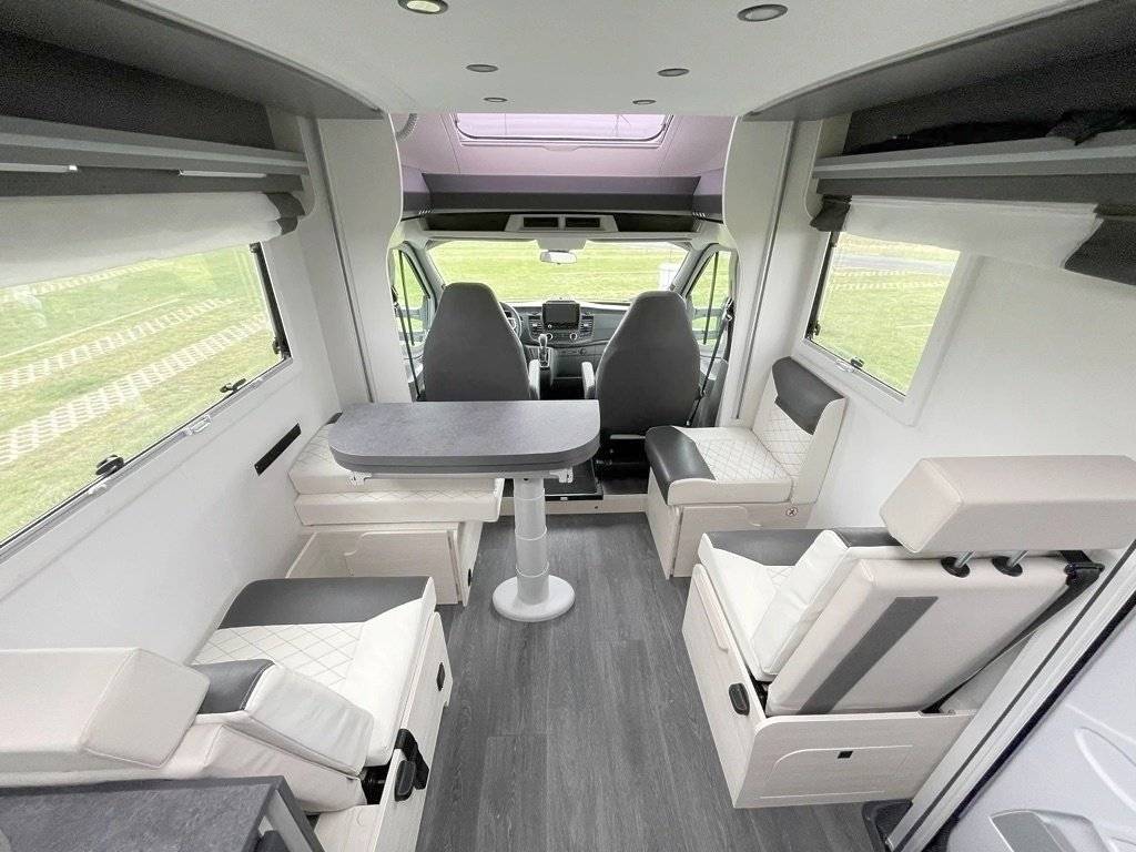 Challenger Challenger 380