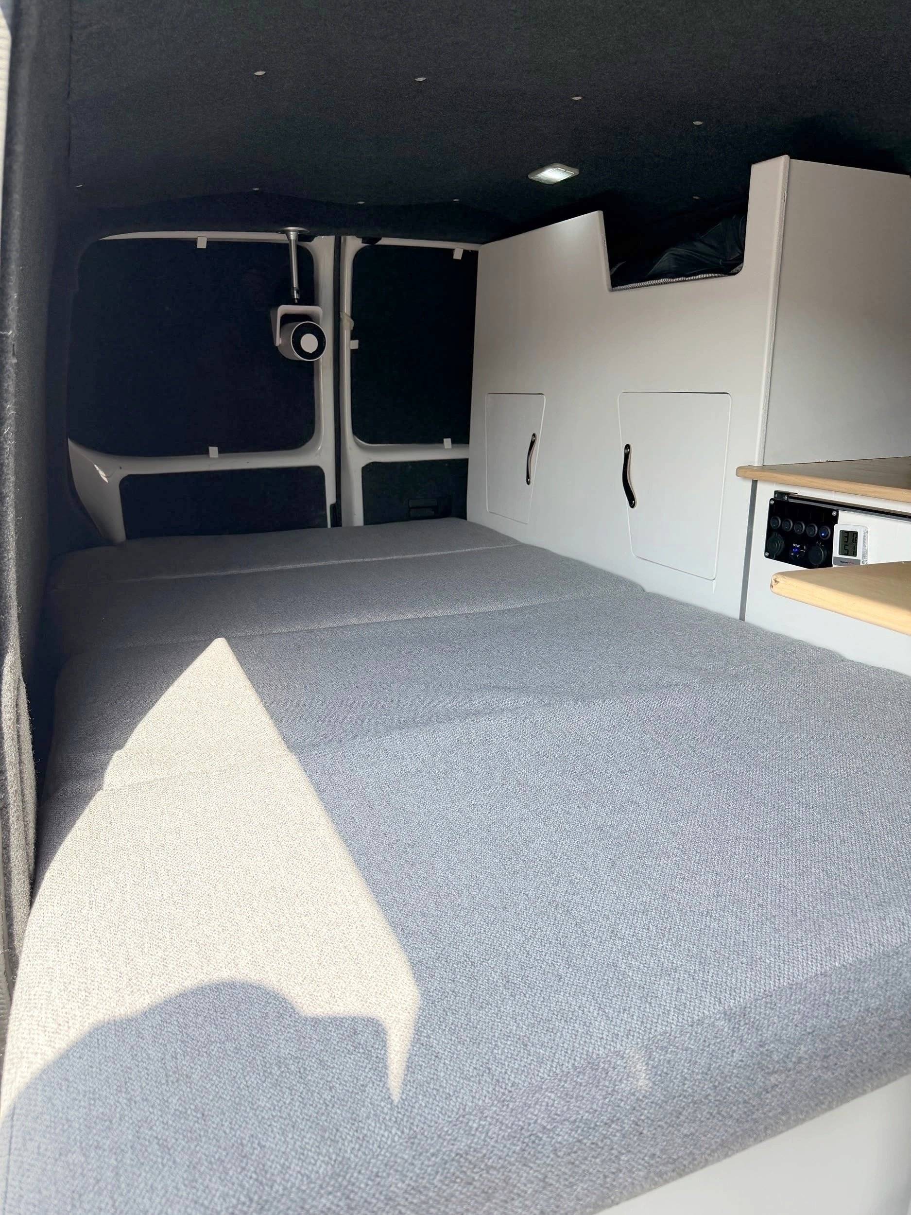 Dormidas Volkswagen T5.1 2.0 TDI 114ch - Yescapa