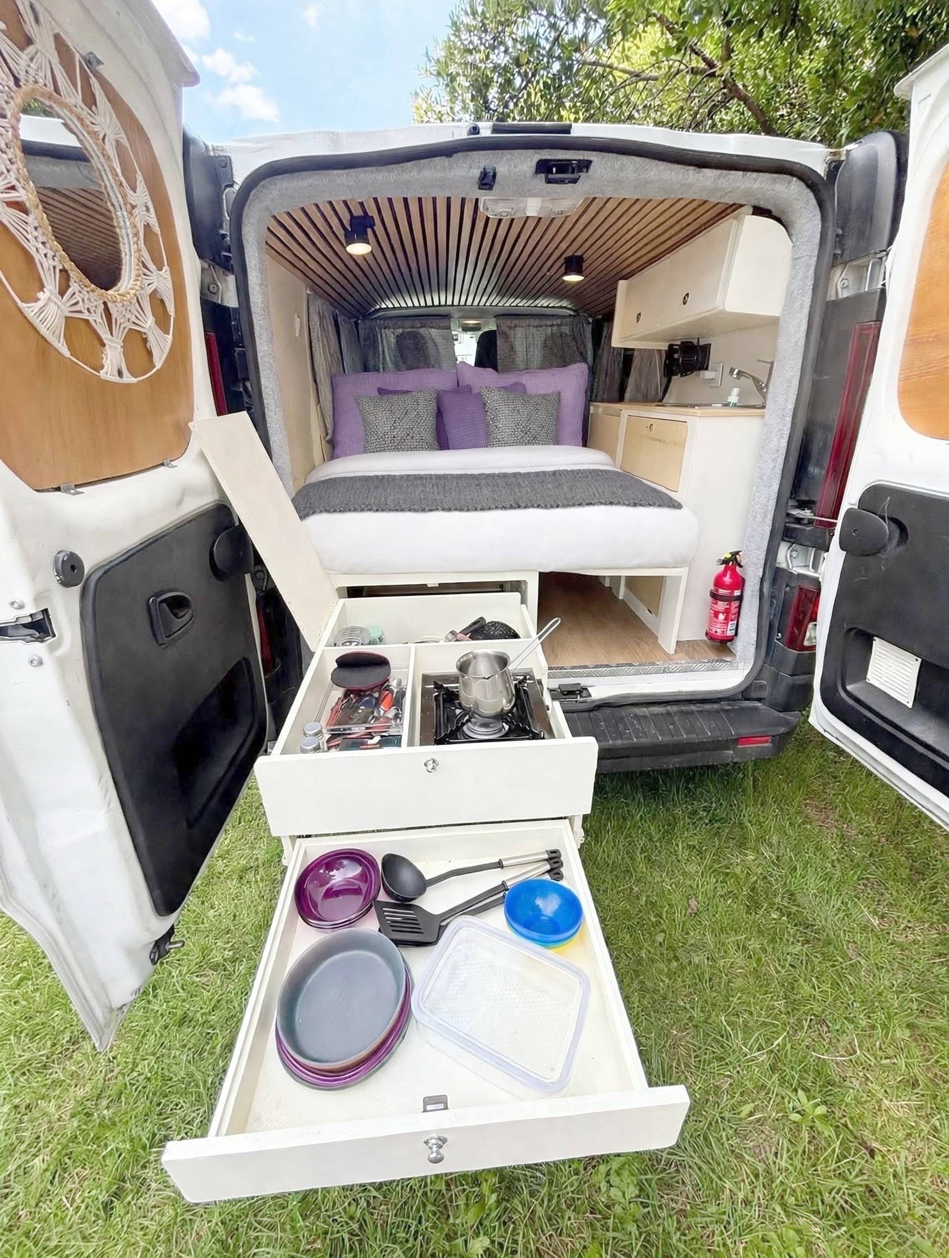 Voorkant 3/4 Renault Trafic 1,6 l 115ch - Yescapa