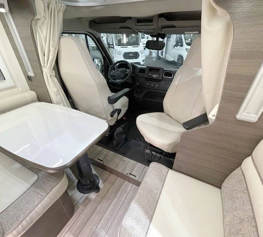 Cabina di guida Renault Master 2,3 l 165 ch - Yescapa