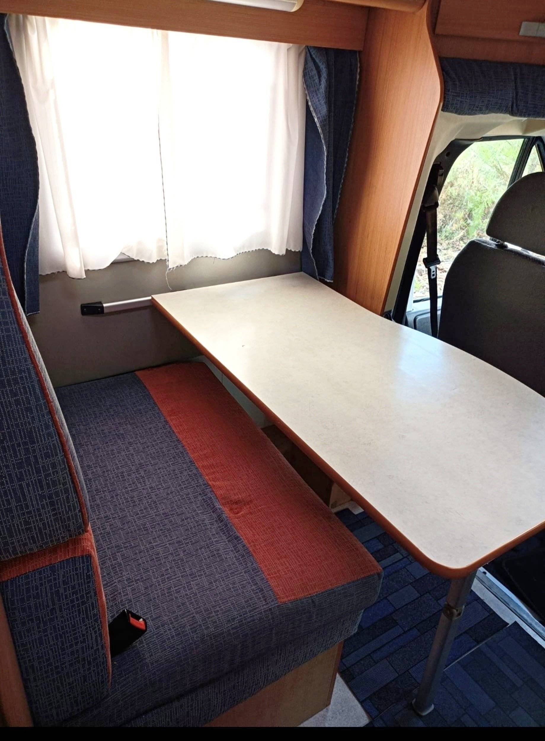 Eethoek Ford transit - Yescapa