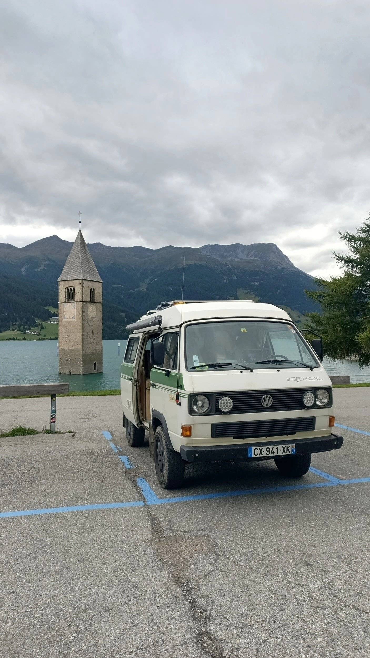 Vista del vehículo ángulo delantero Volkswagen Volkswagen Transporter T3 - Yescapa