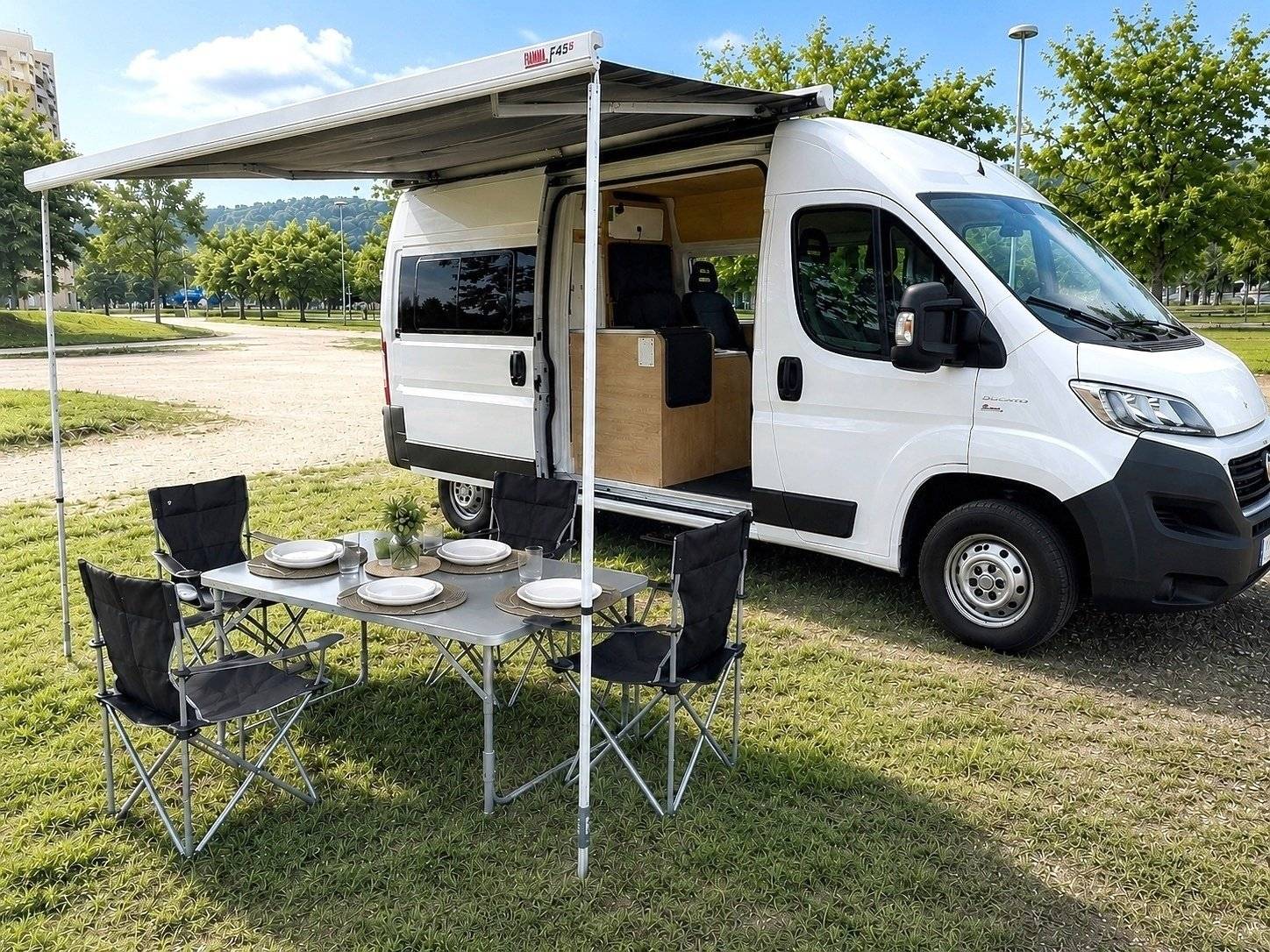 Vista frontale a ¾ Fiat - Yescapa