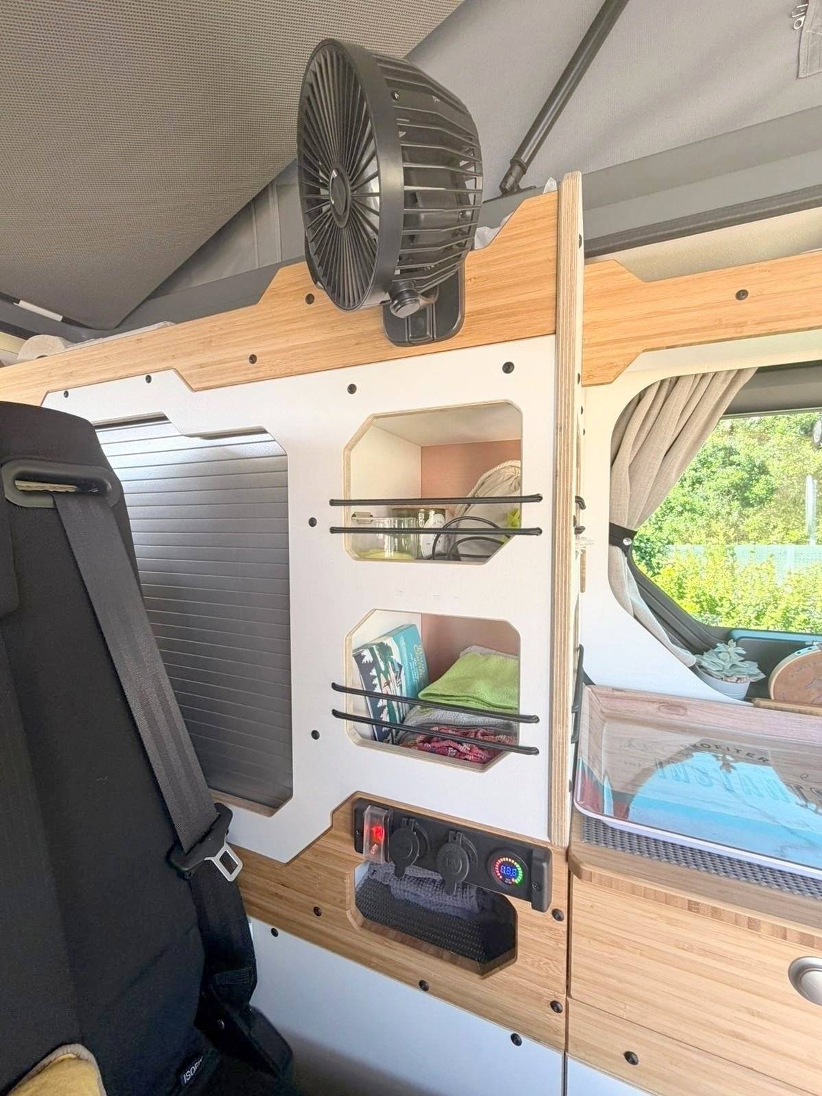 Van Mania EST