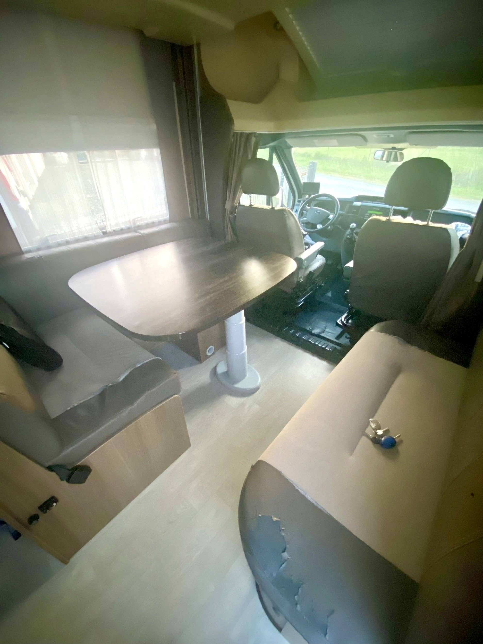Comedor Ford Flash - Yescapa