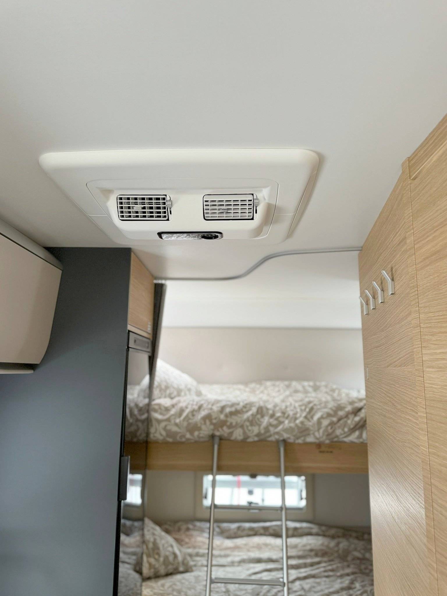 Adria ADRIA CORAL AXESS XL 670 DK