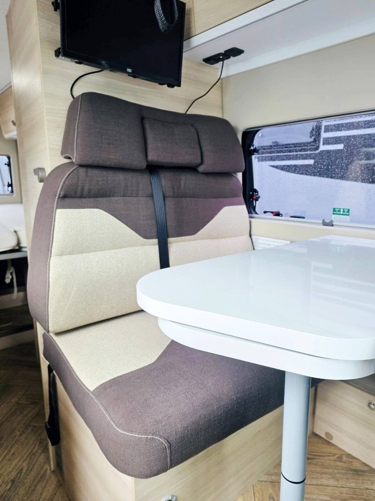 Chausson V697