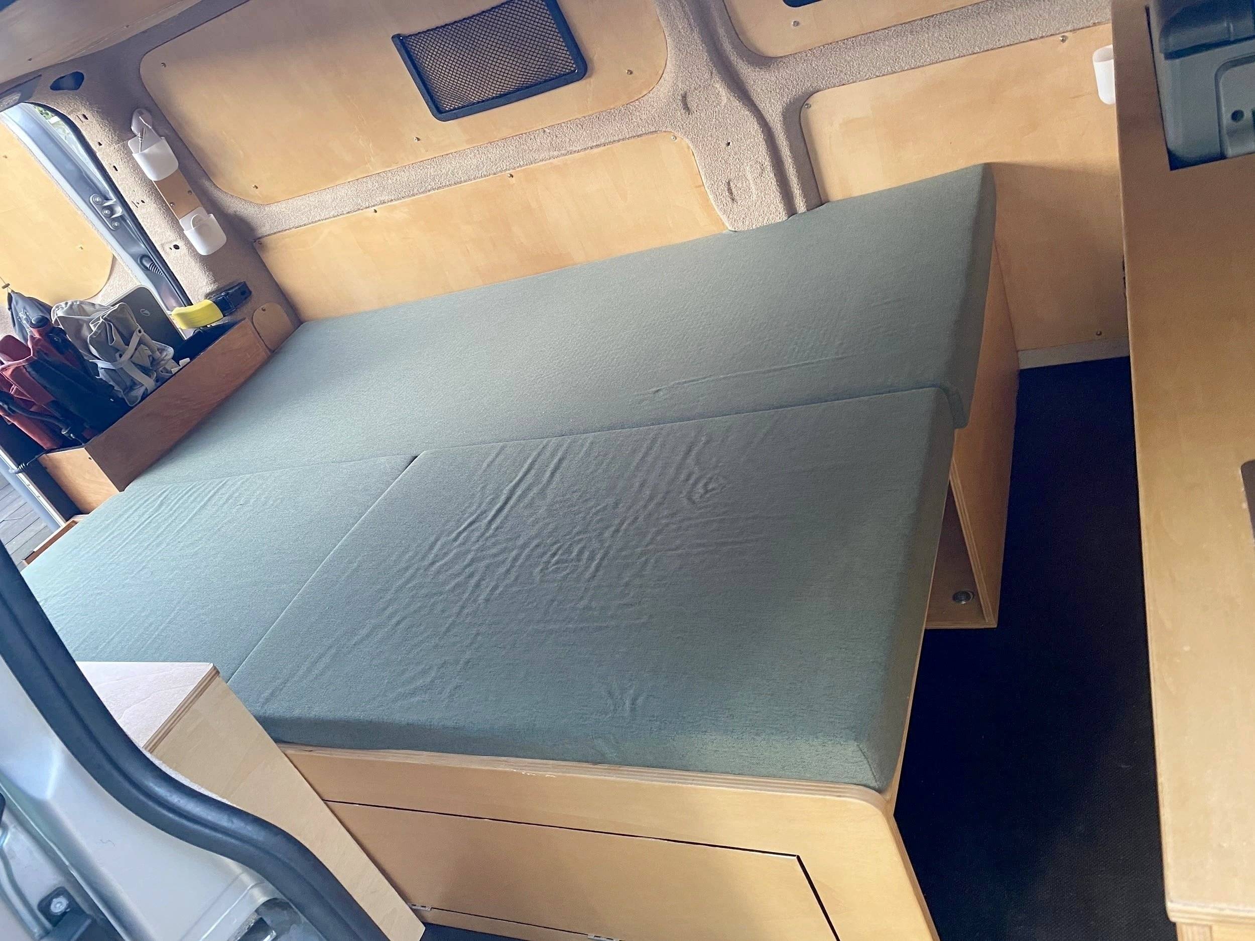 Schlafplätze Ford Custom 2,0 l 130 ch - Yescapa