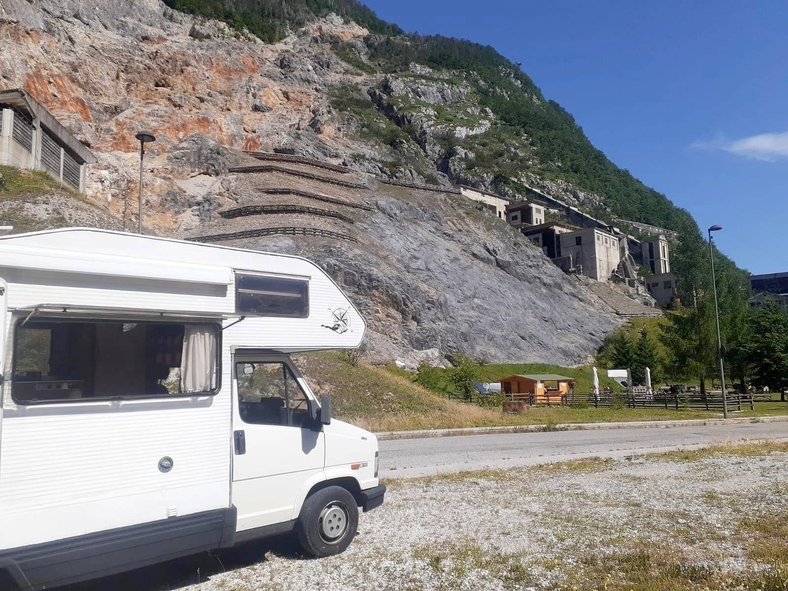Vista del vehículo ángulo delantero Fiat - Yescapa