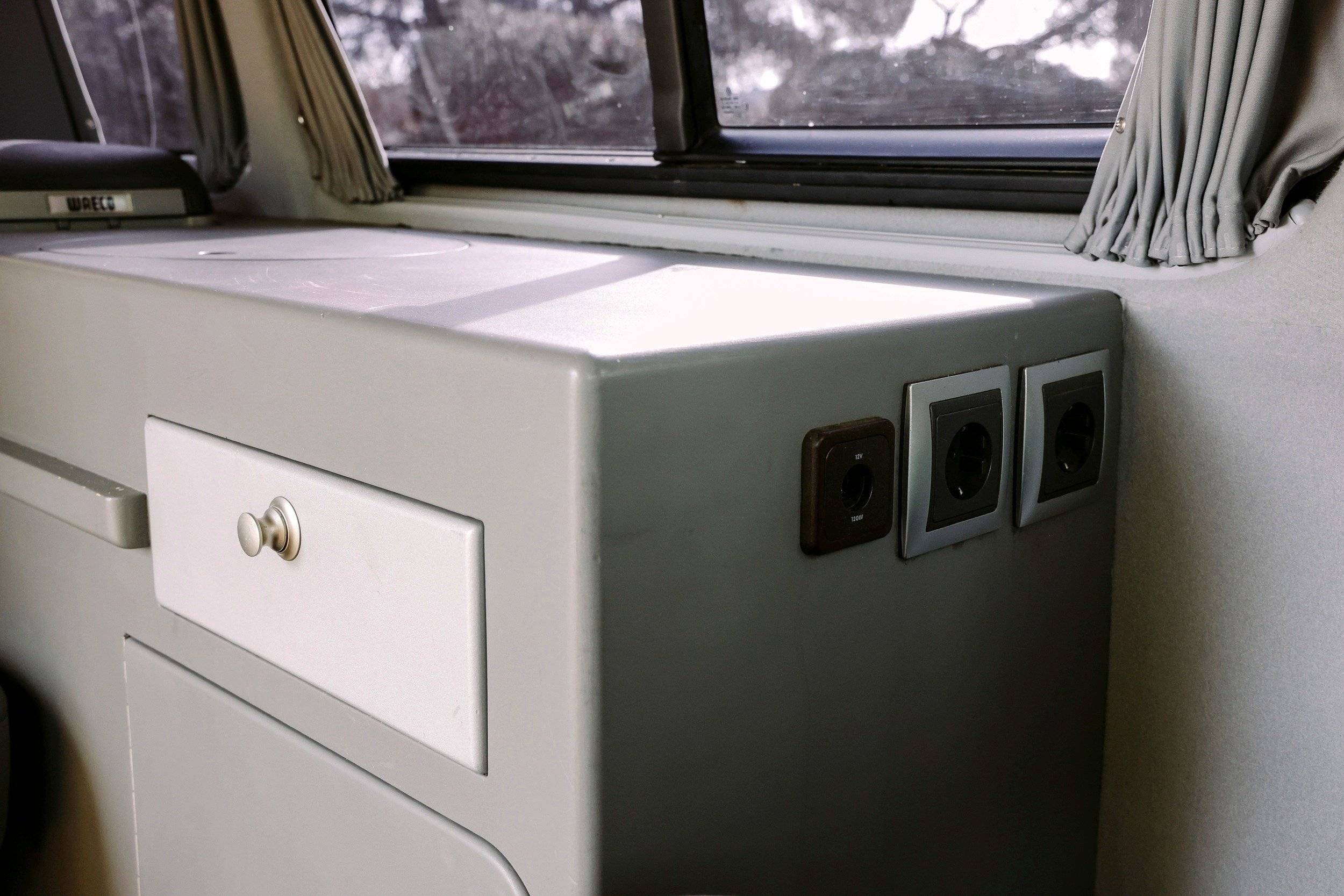 Volkswagen T5 california