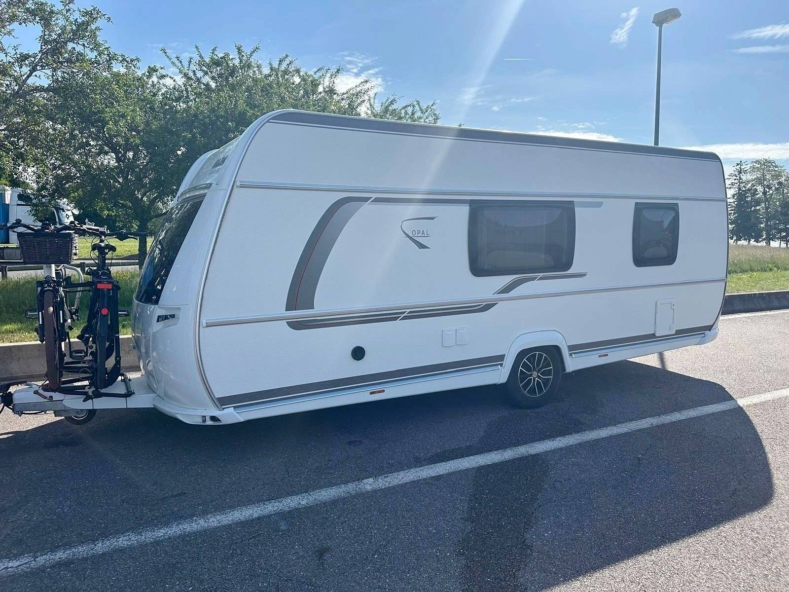 Front view from 3/4 Citroën - Yescapa