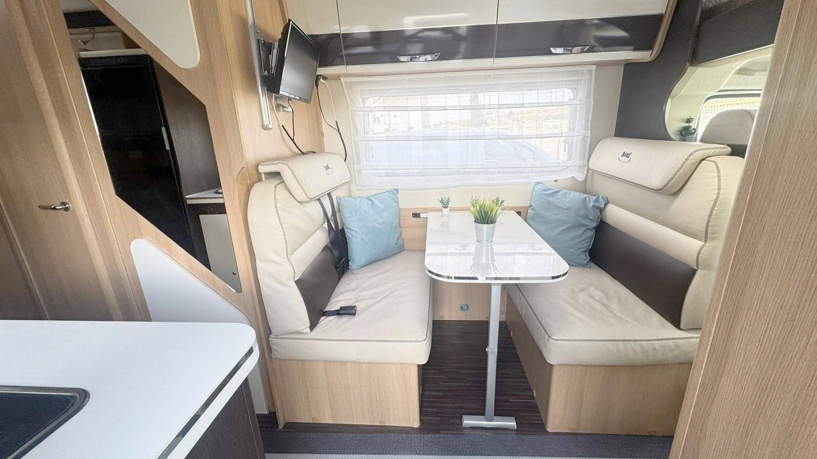 Menjador Fiat Ducato 2,3 l 140 CV - Yescapa
