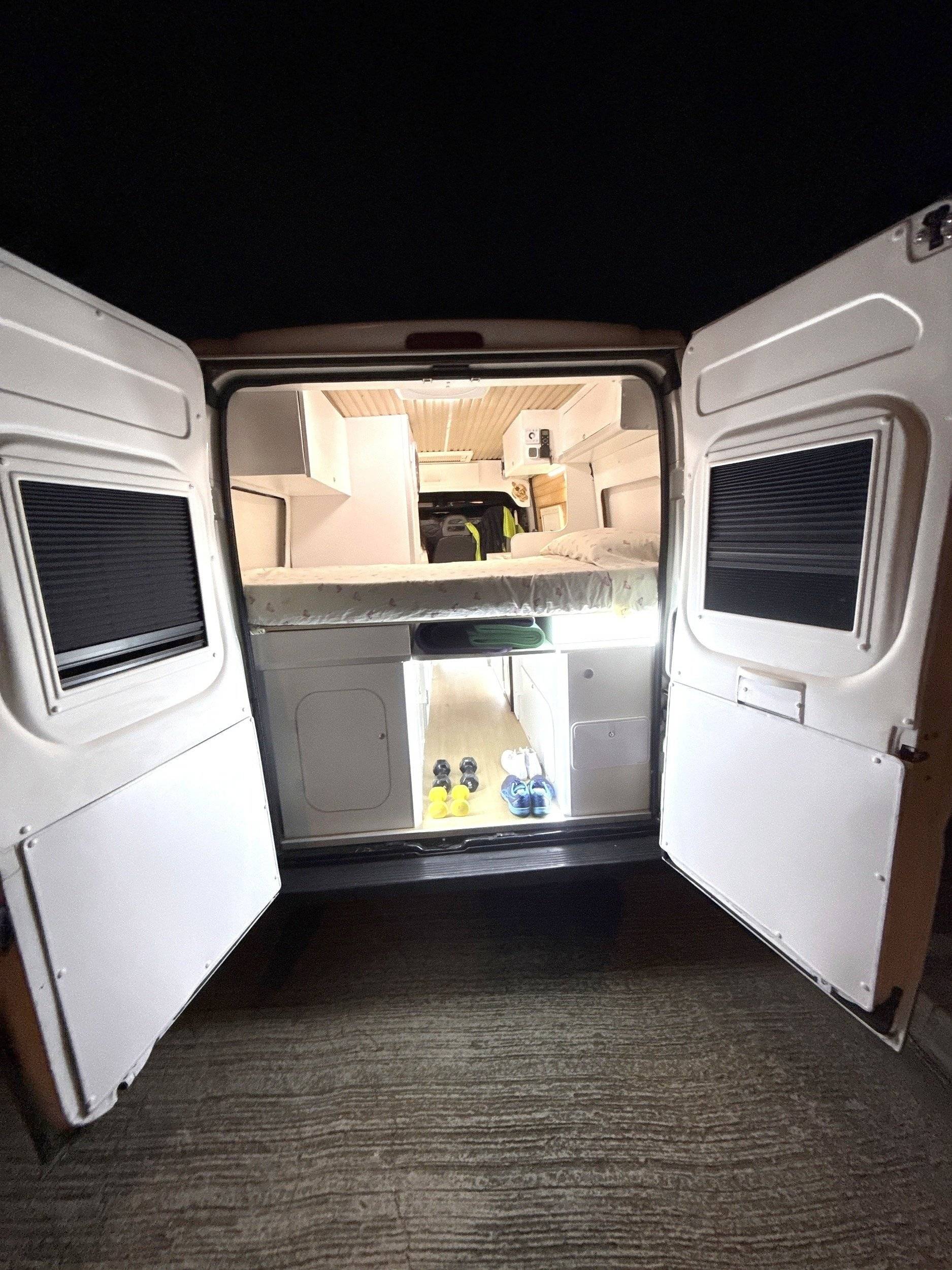 Couchages Peugeot Boxer 2,2 l hdi 130 ch - Yescapa