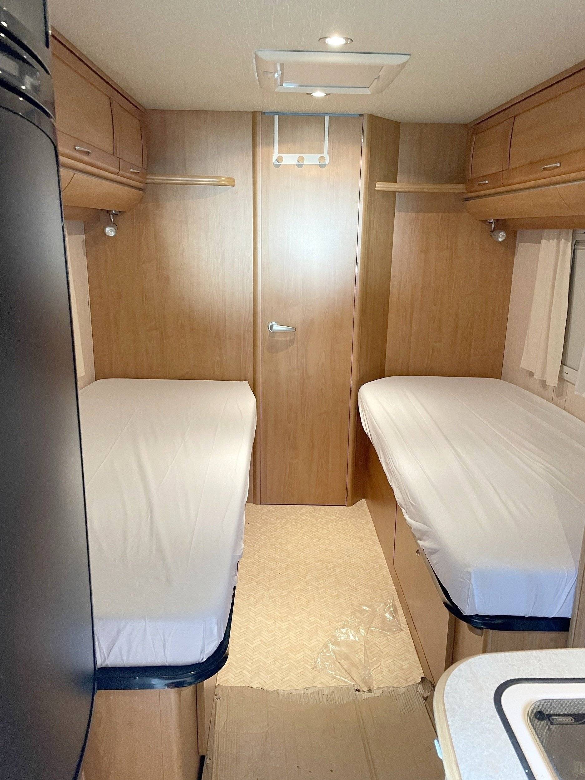 Couchages Citroën Jumper 2,2 l 130 ch - Yescapa