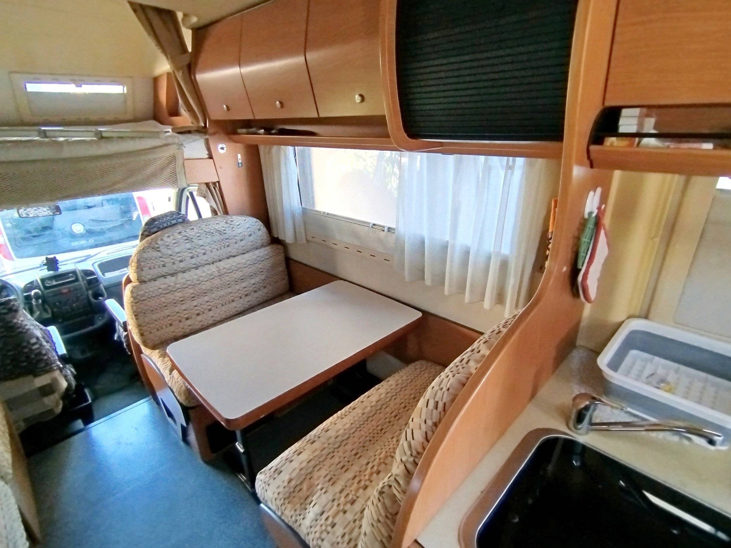 Dining Area Fiat FIAT DUCATO - Yescapa