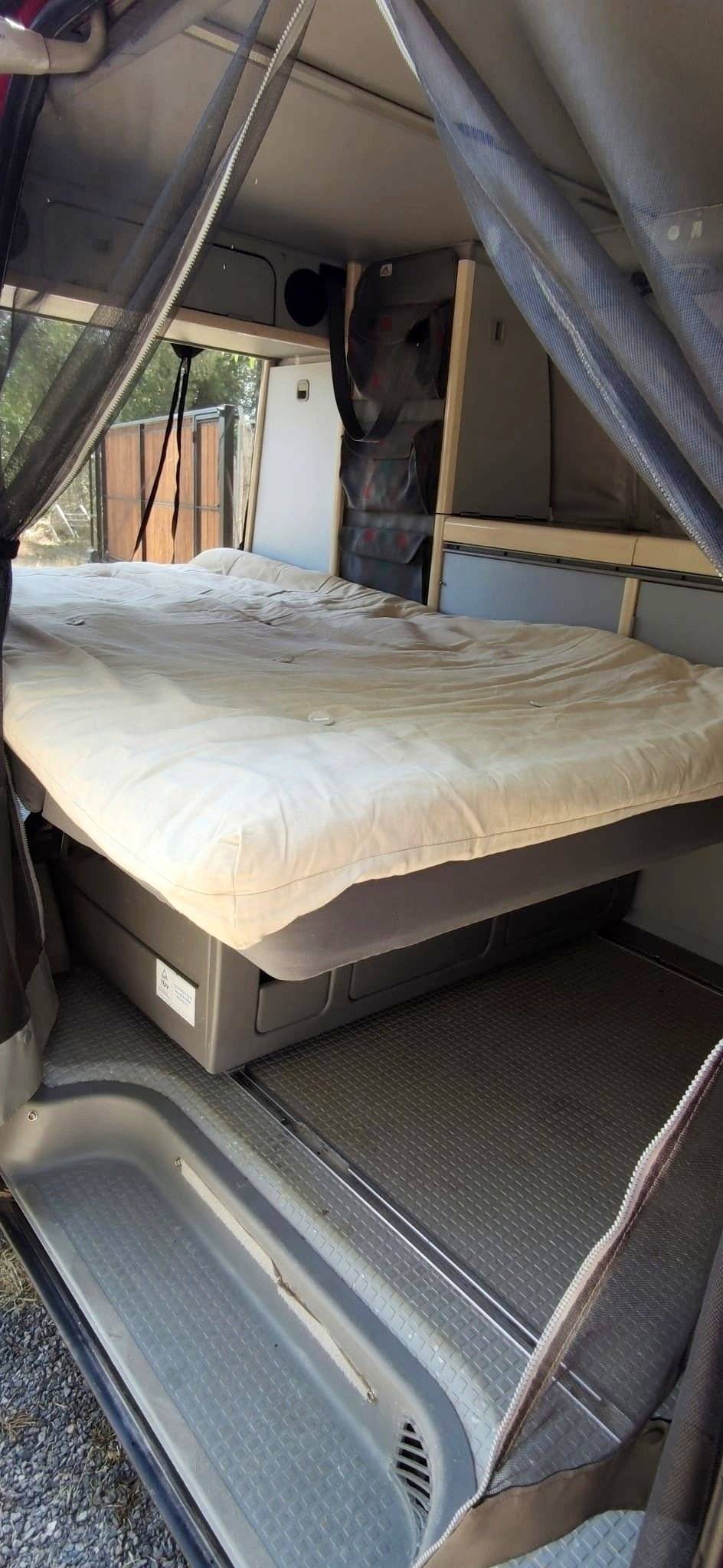 Schlafplätze Volkswagen California T4 2.5 TDI 102cv - Yescapa