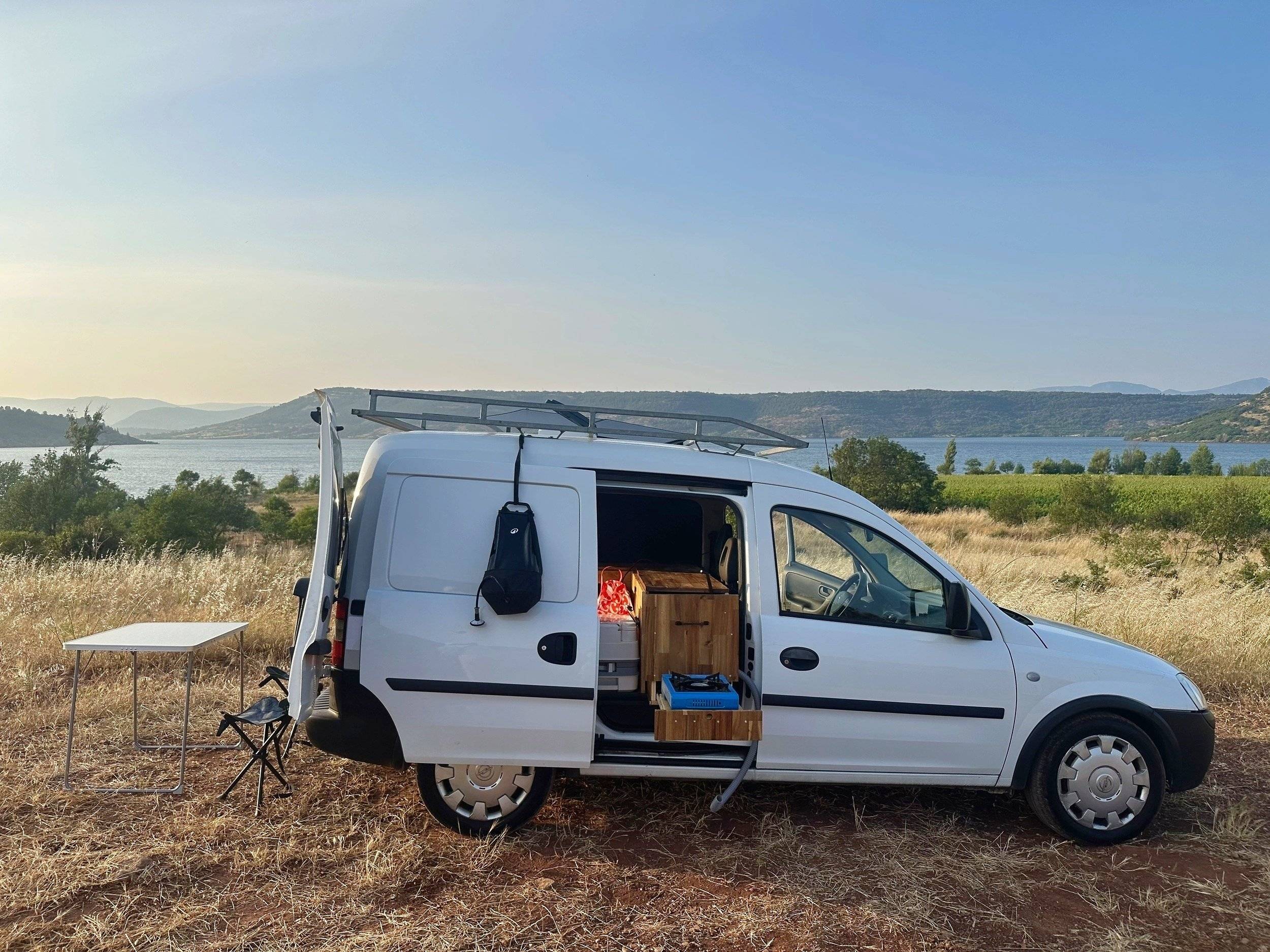 Vista frontale a ¾ Opel Opel - Yescapa