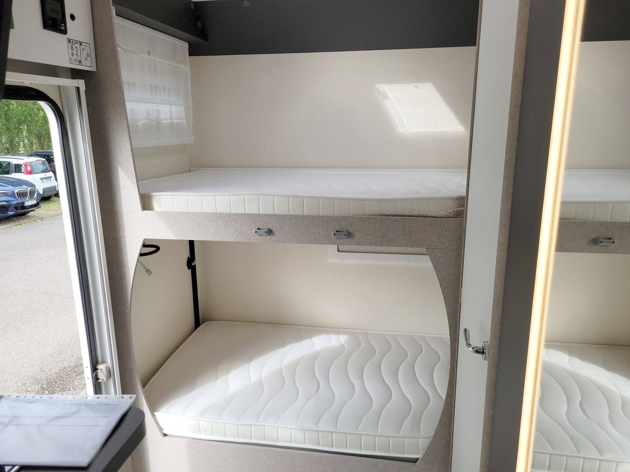 Berth Ford ford transit - Yescapa