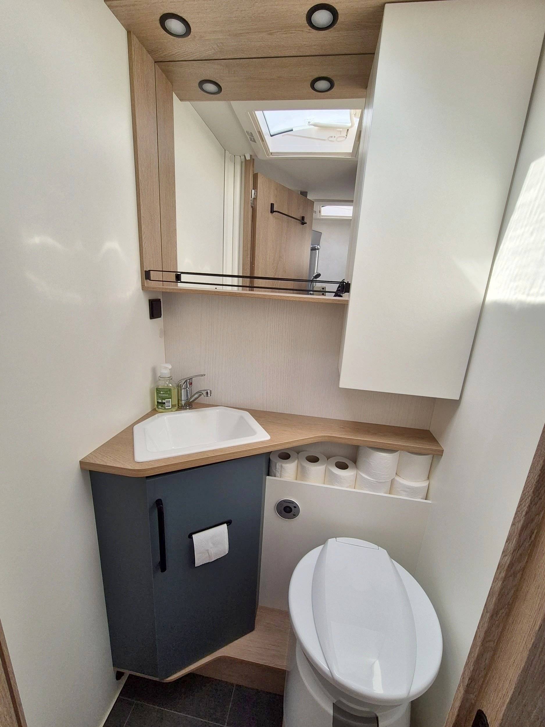 Bavaria Transit 2,0 l 170 ch