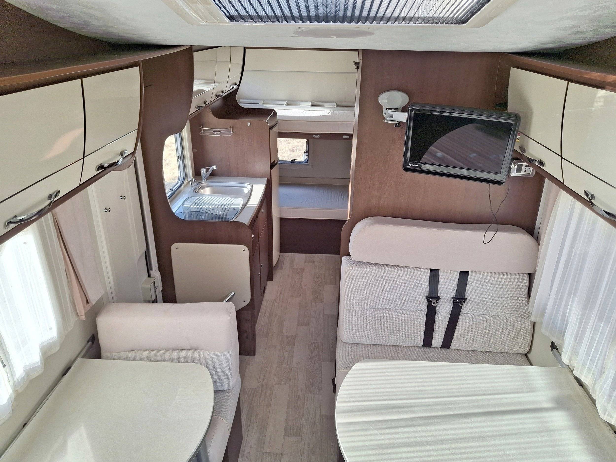 caravans international Elliot 40 
