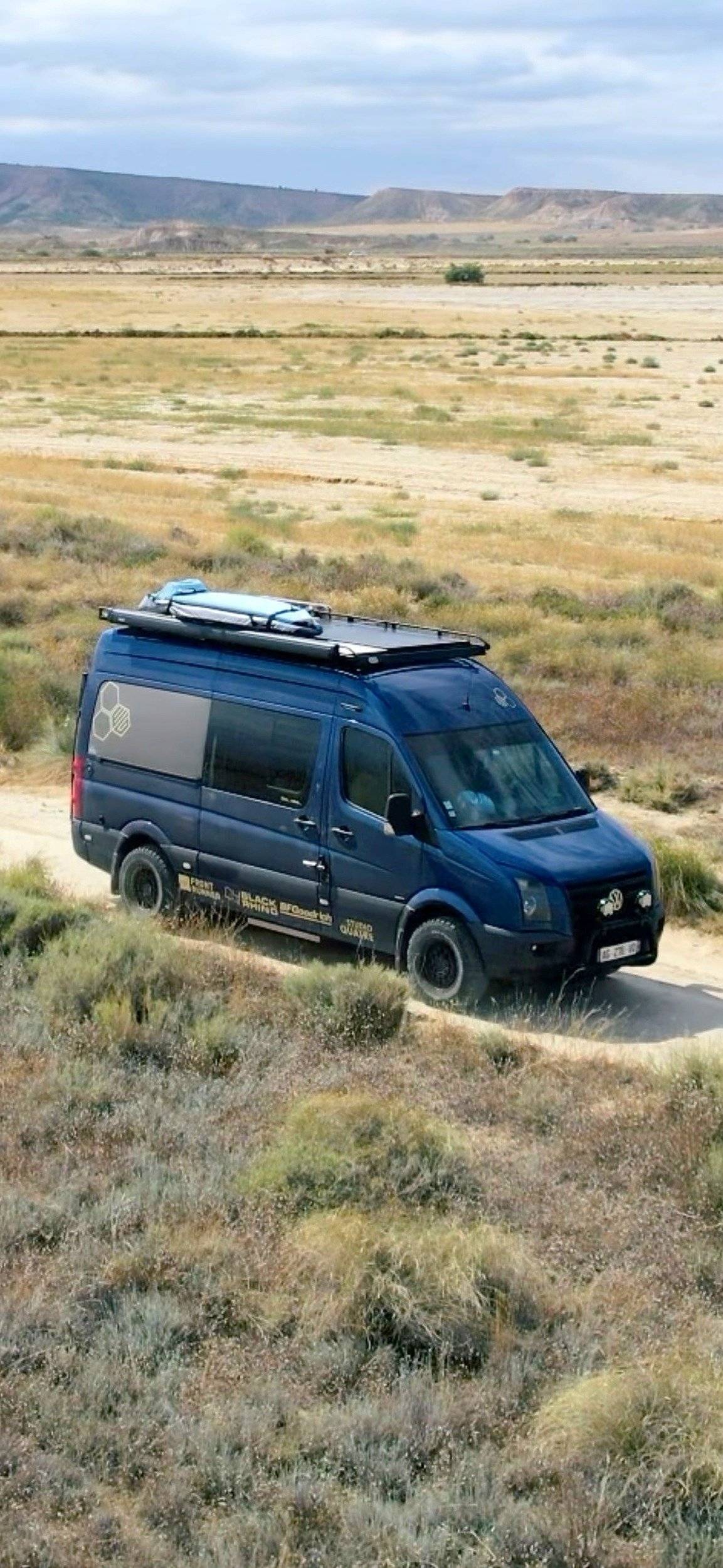 schräge Vorderansicht Volkswagen crafter 177 cv - Yescapa