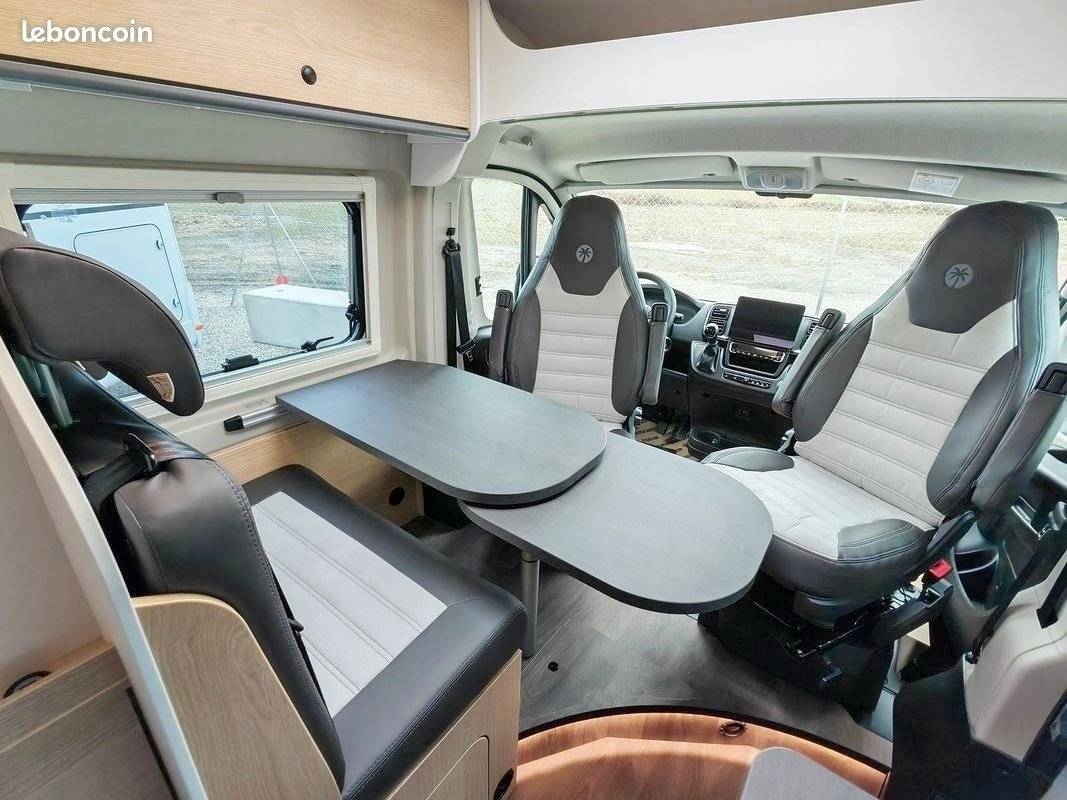 Dining Area Fiat Fiat ducato - Yescapa