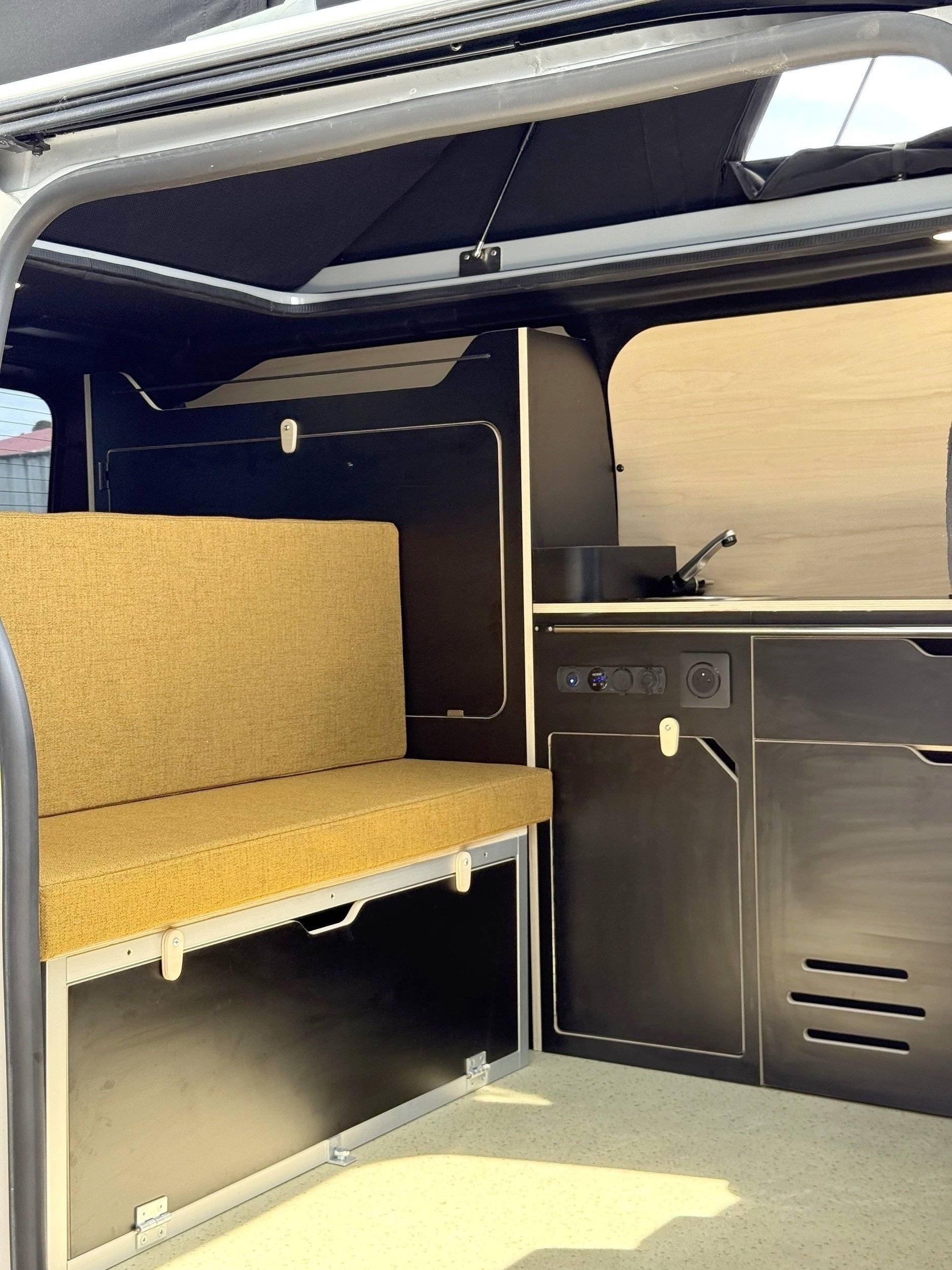 Comedor Citroën Jumpy 2,2 l 120 ch - Yescapa