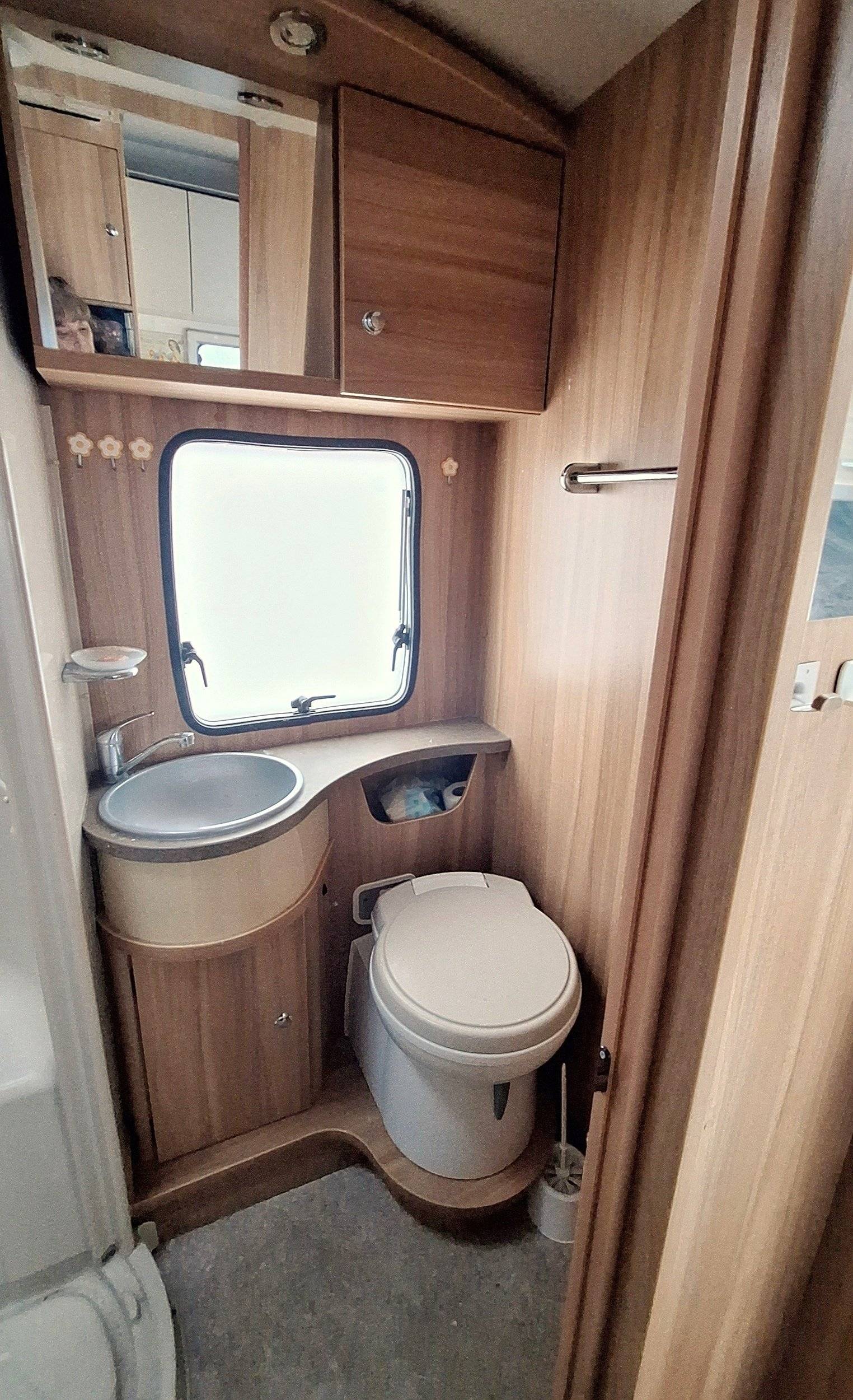 Challenger GENESIS 43